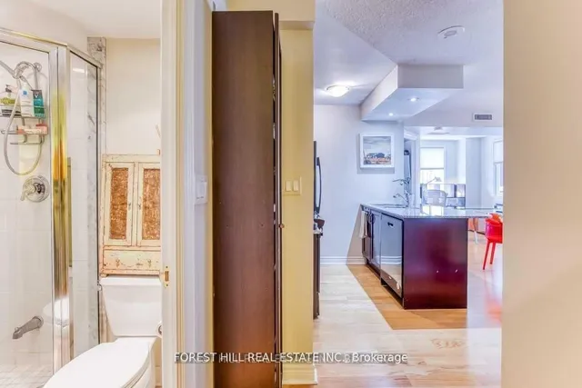100 Hayden St #801, Toronto 3