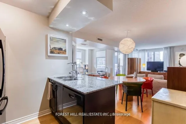 100 Hayden St #801, Toronto 5