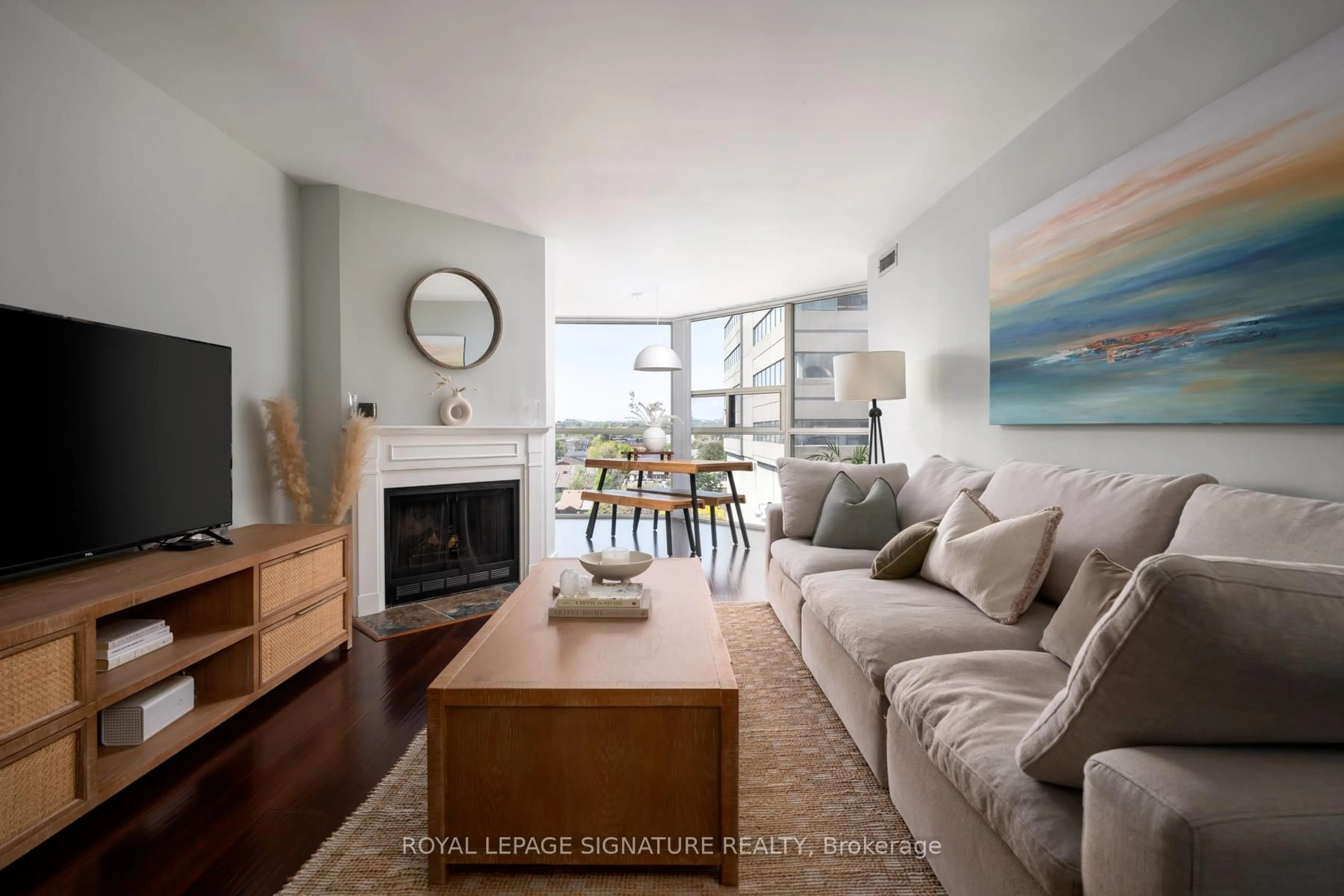 Living room with furniture, unknown for 725 King St #903, Toronto Ontario M5V 2W9