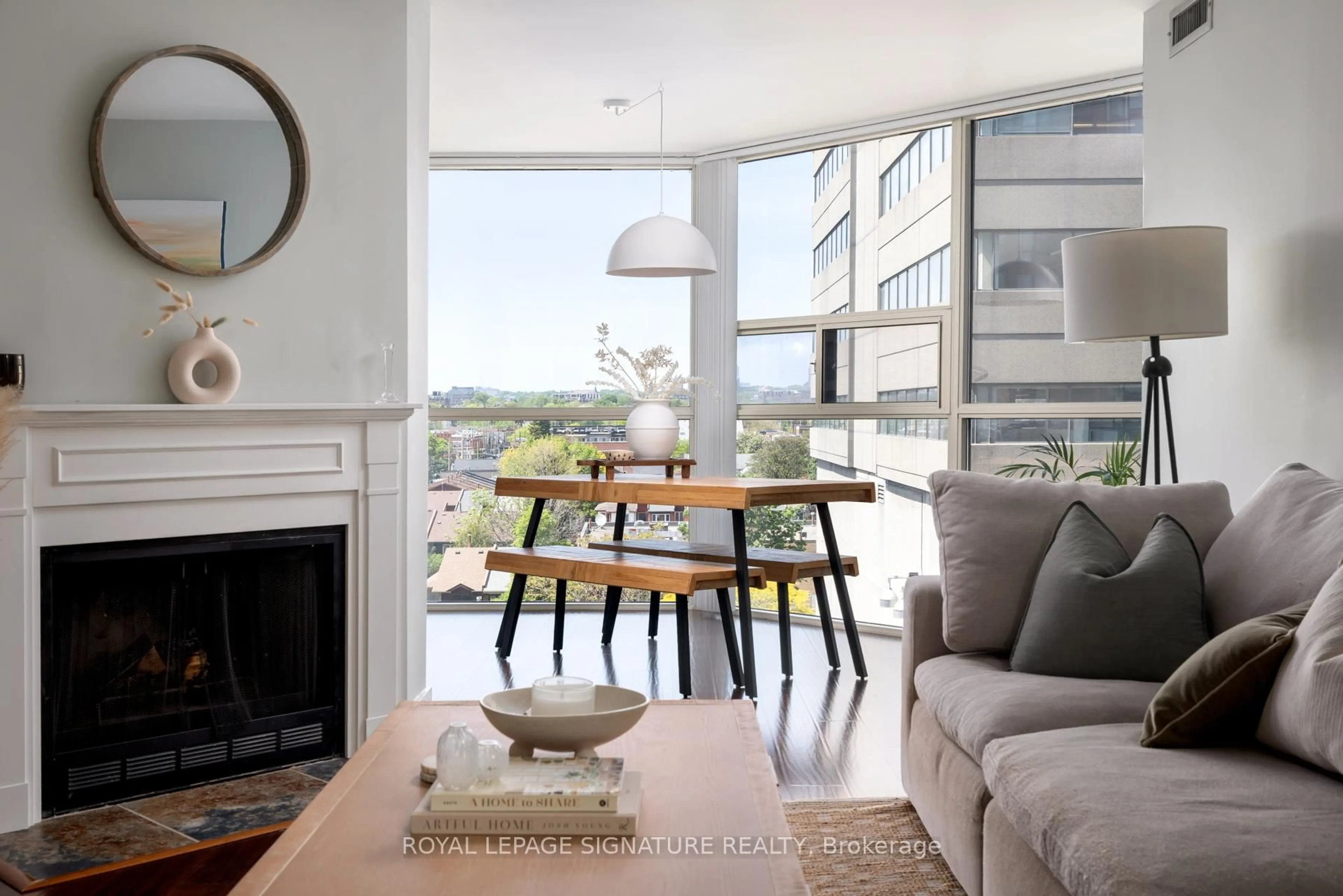 Living room with furniture, unknown for 725 King St #903, Toronto Ontario M5V 2W9
