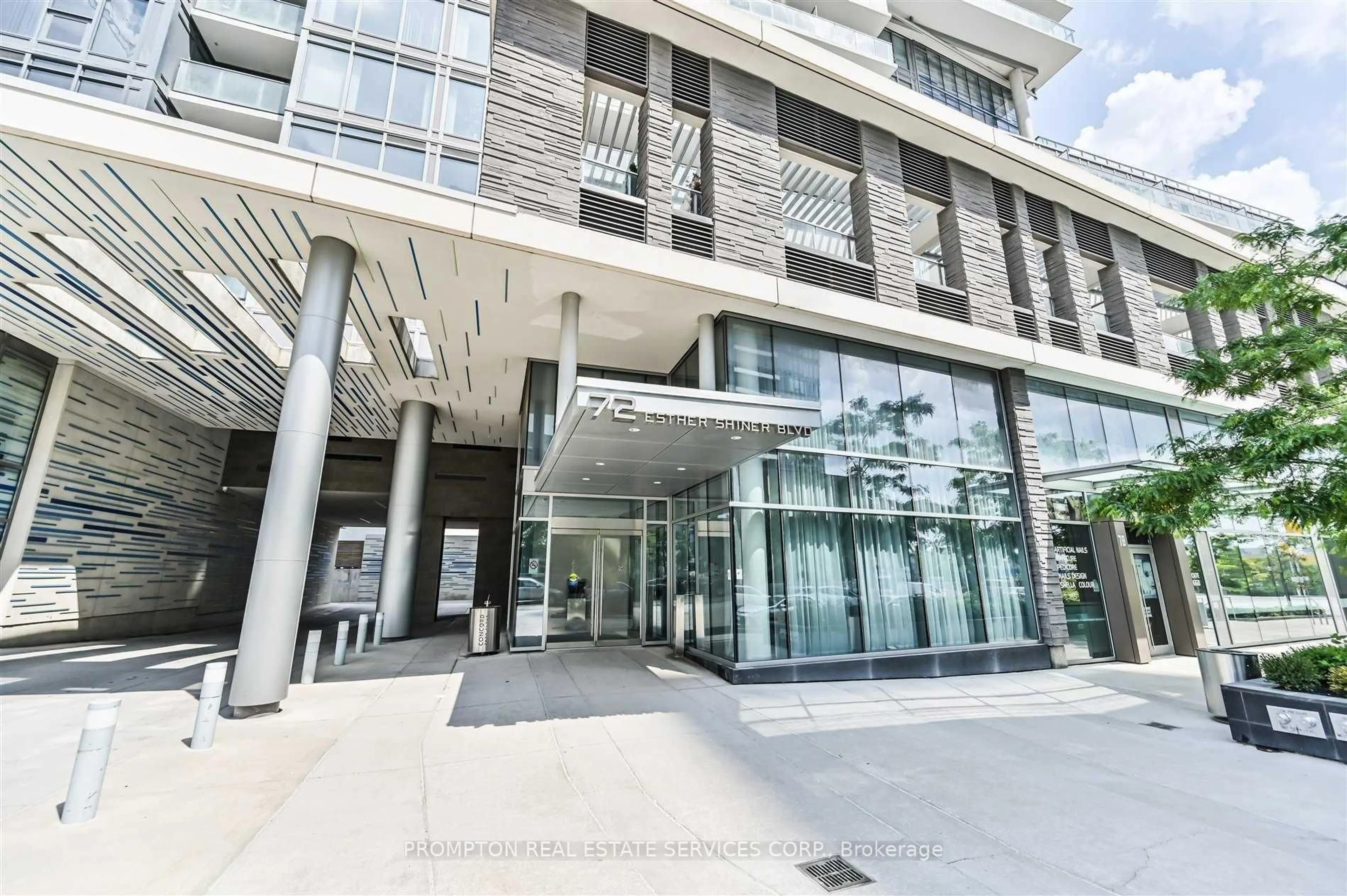 Indoor foyer for 72 Esther Shiner Blvd #717, Toronto Ontario M2K 2X9
