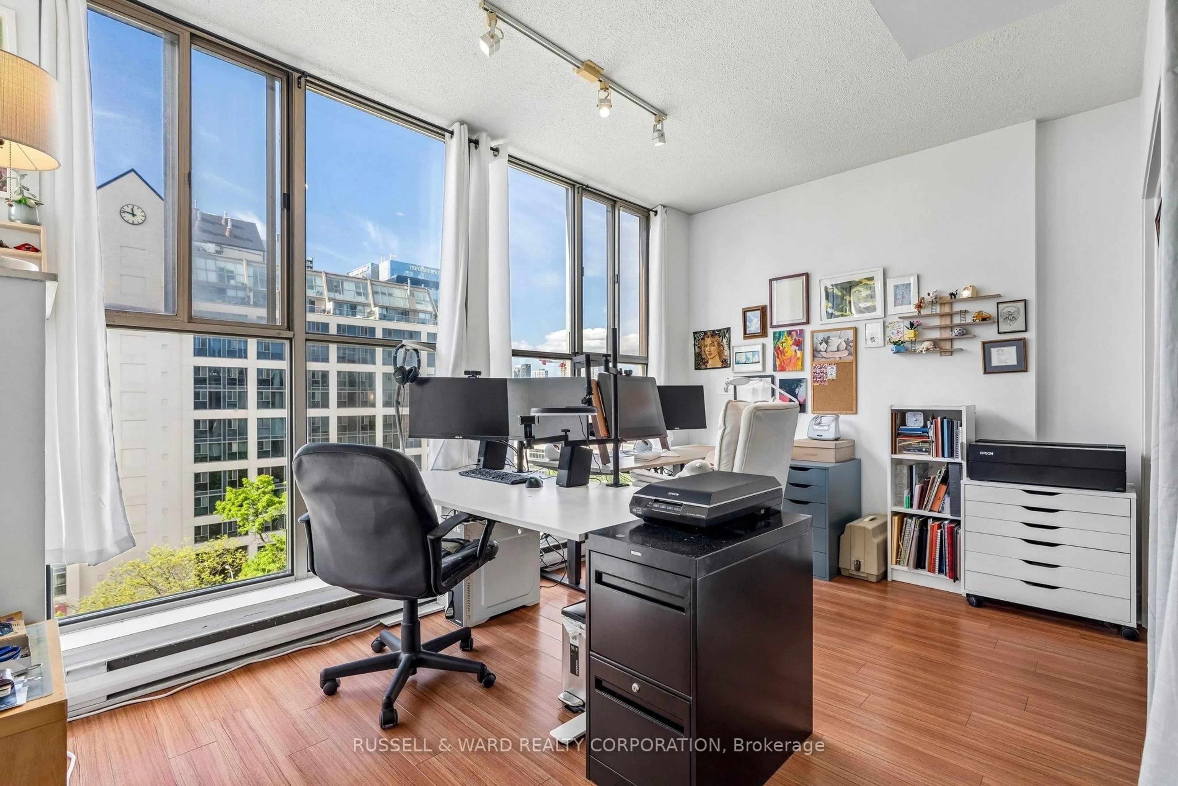 A pic of a room for 65 Scadding Ave #911, Toronto Ontario M5A 4L1