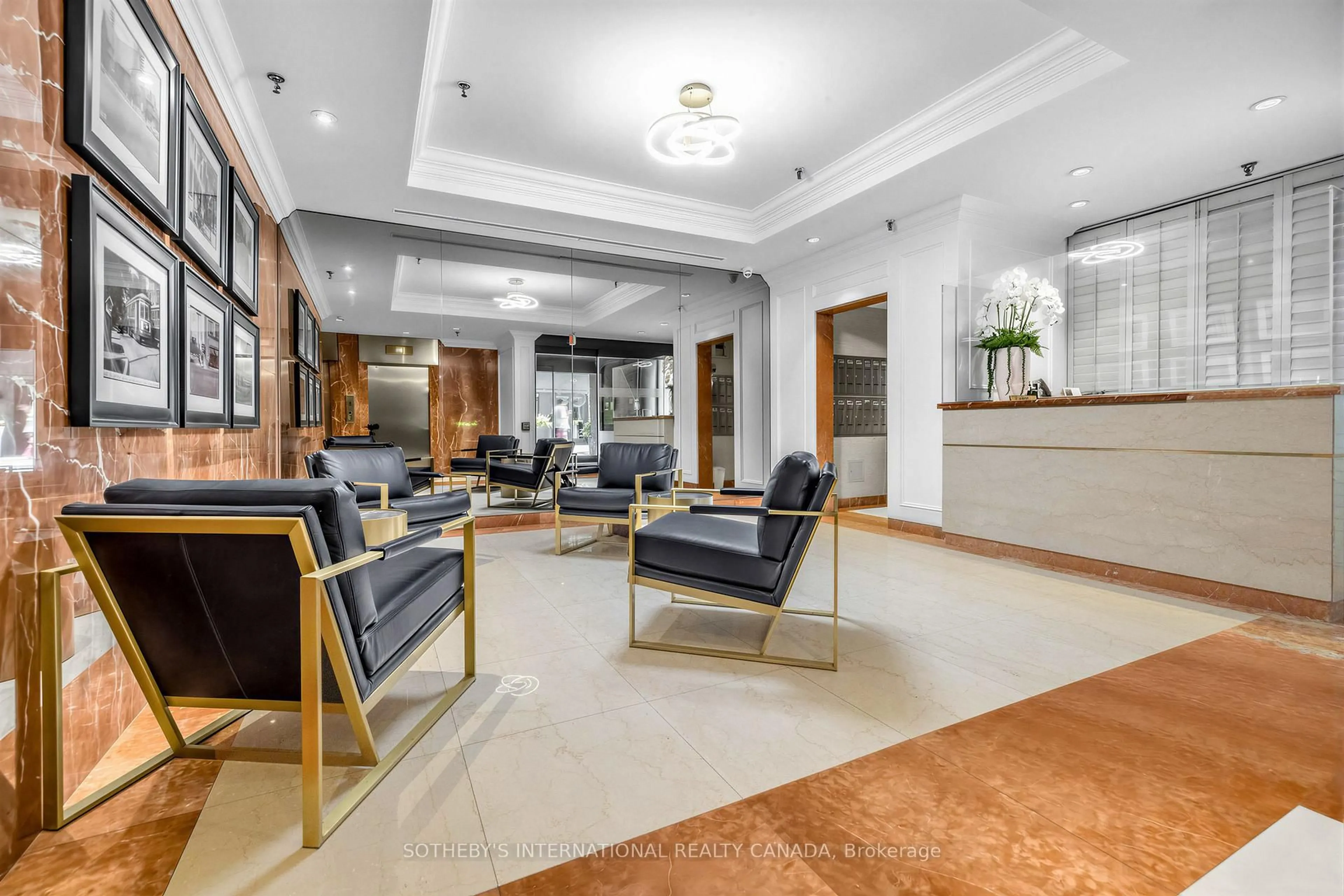 Lobby for 164 Cumberland St #606, Toronto Ontario M5R 1A8