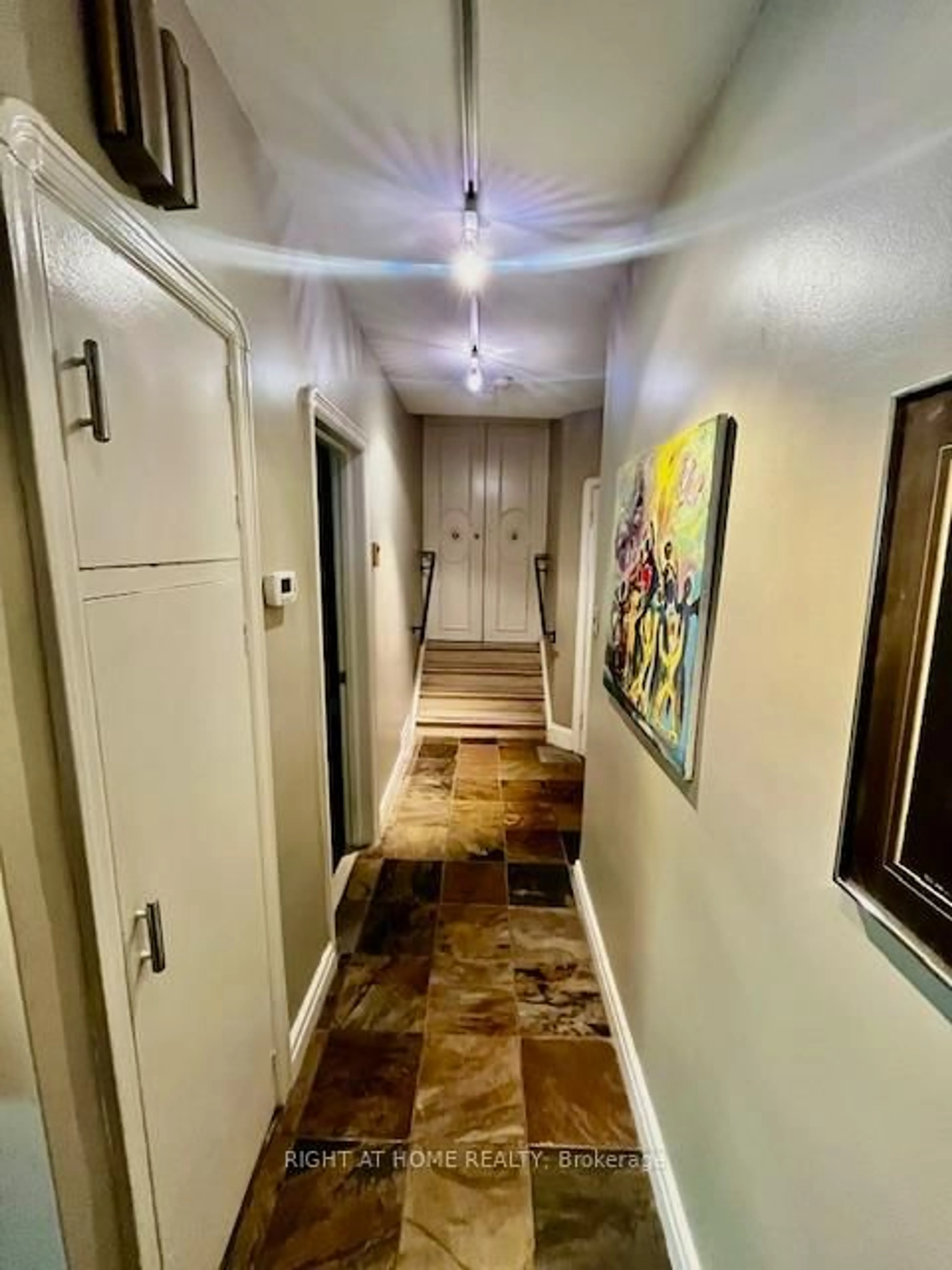 Indoor foyer for 36 Forest Wood, Toronto Ontario M5N 2V9