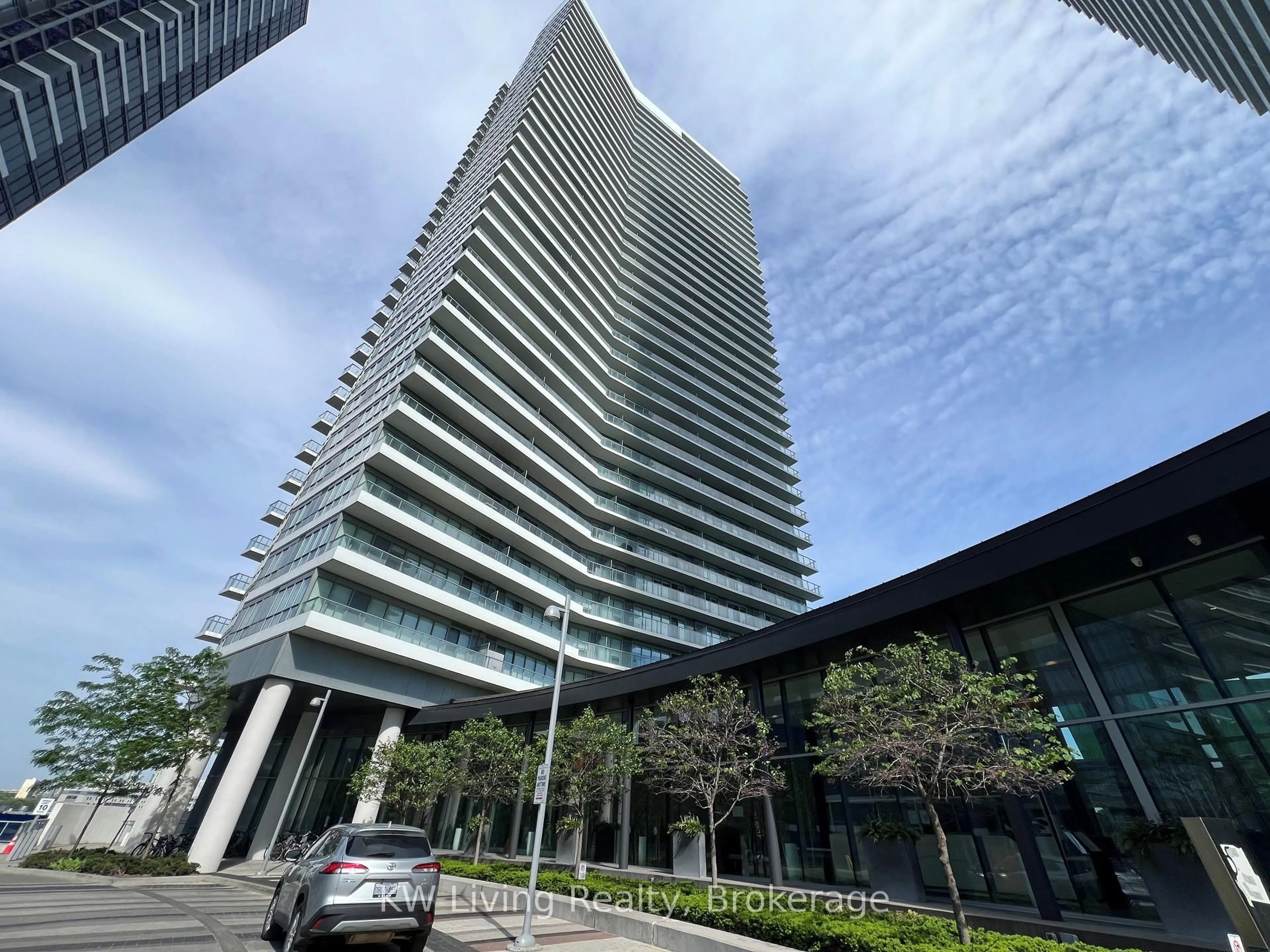 Indoor foyer for 117 Mcmahon Dr #206, Toronto Ontario M2K 0E4