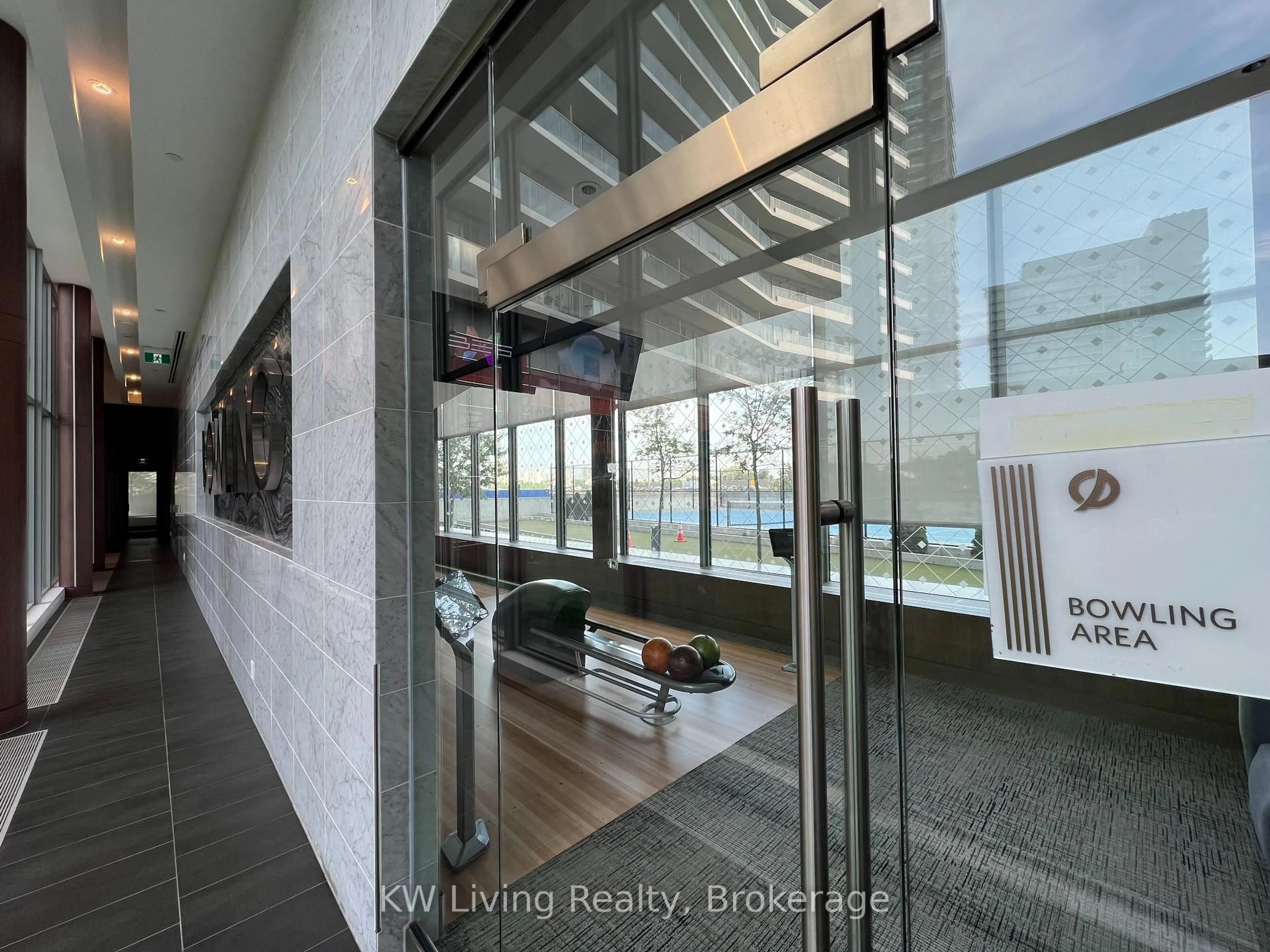Unknown for 117 Mcmahon Dr #206, Toronto Ontario M2K 0E4