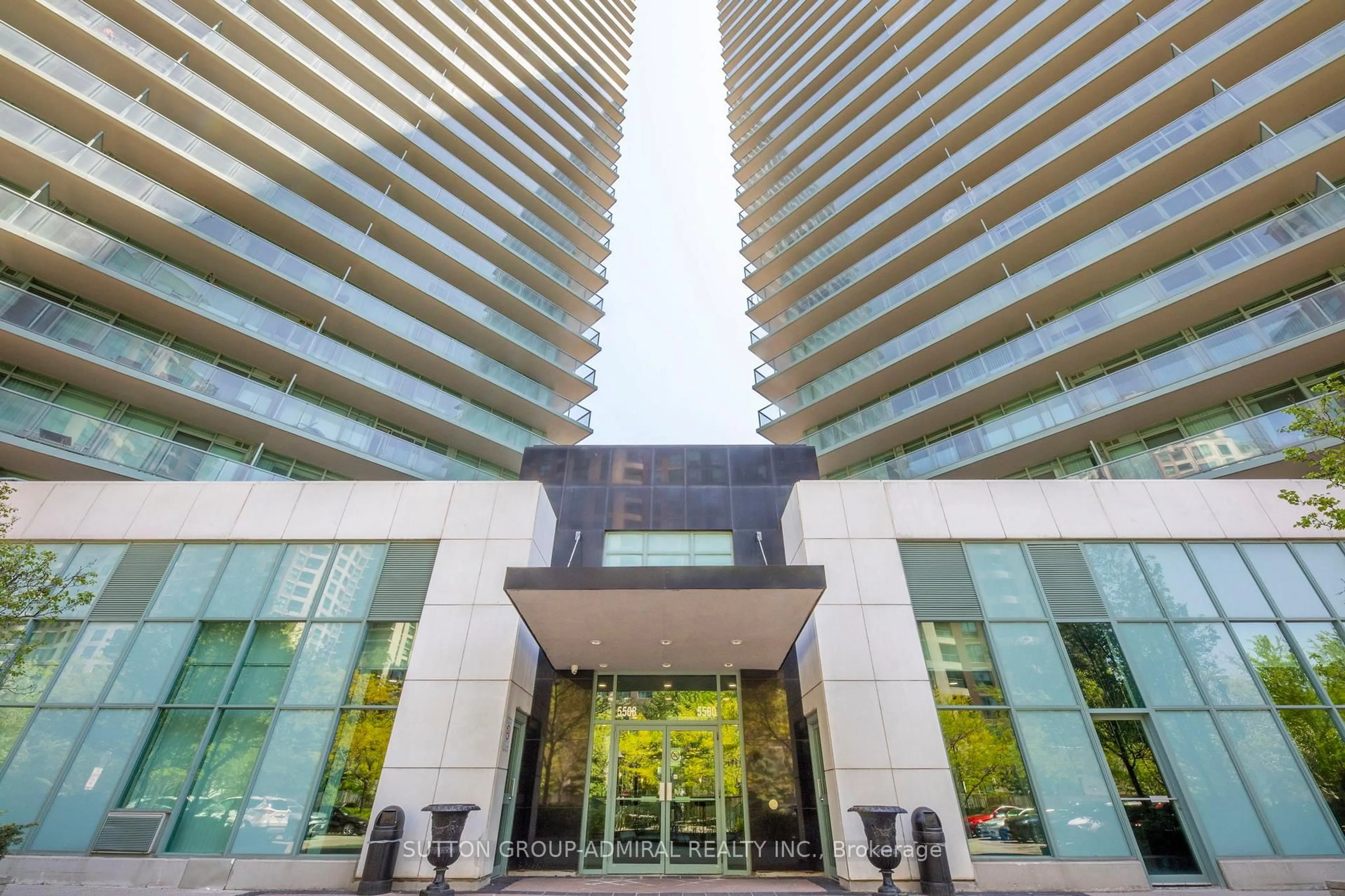 Indoor foyer for 5500 Yonge St #1403, Toronto Ontario M2N 7L1
