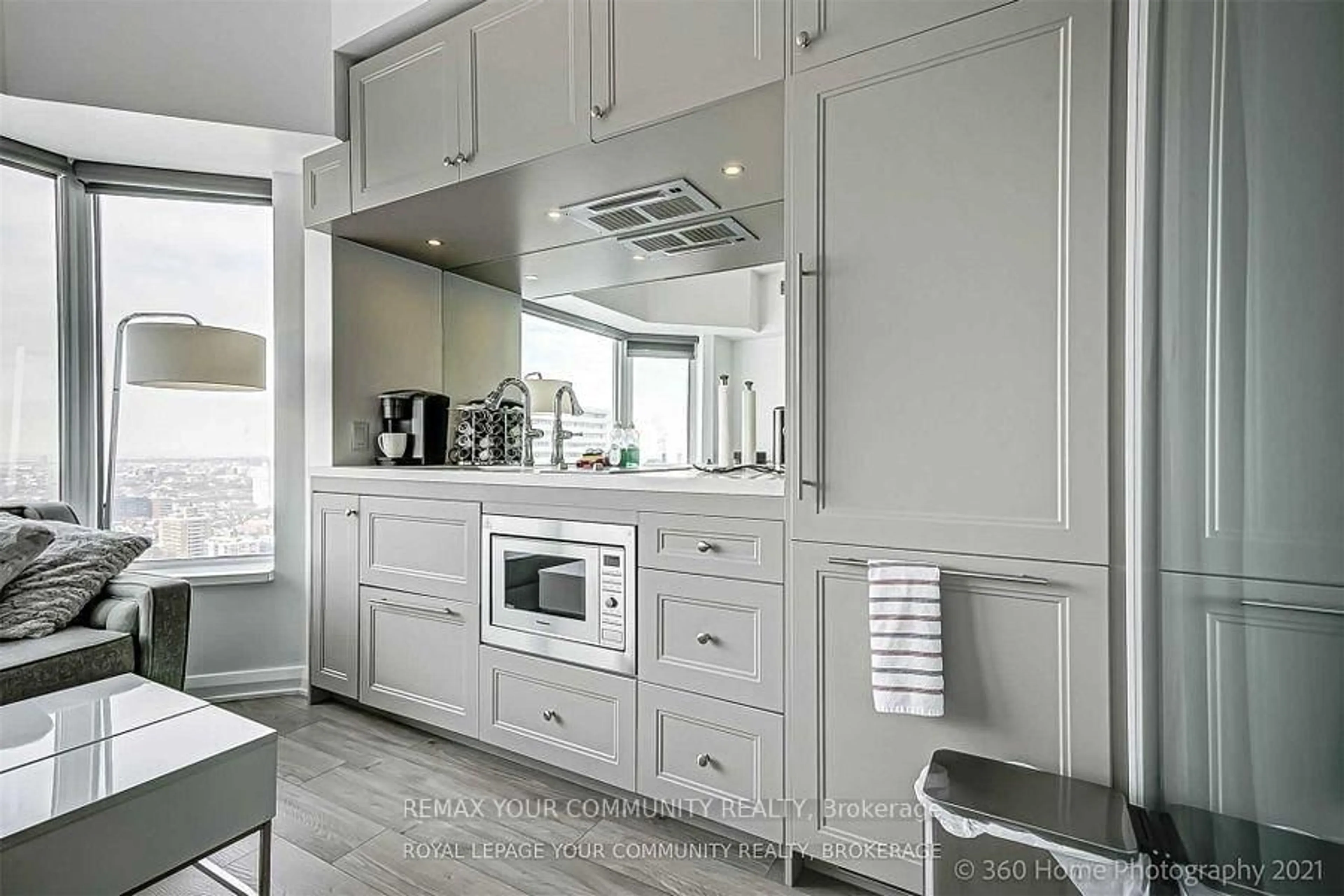 Contemporary kitchen, ceramic/tile floor for 155 Yorkville Ave #3115, Toronto Ontario M5R 0B4