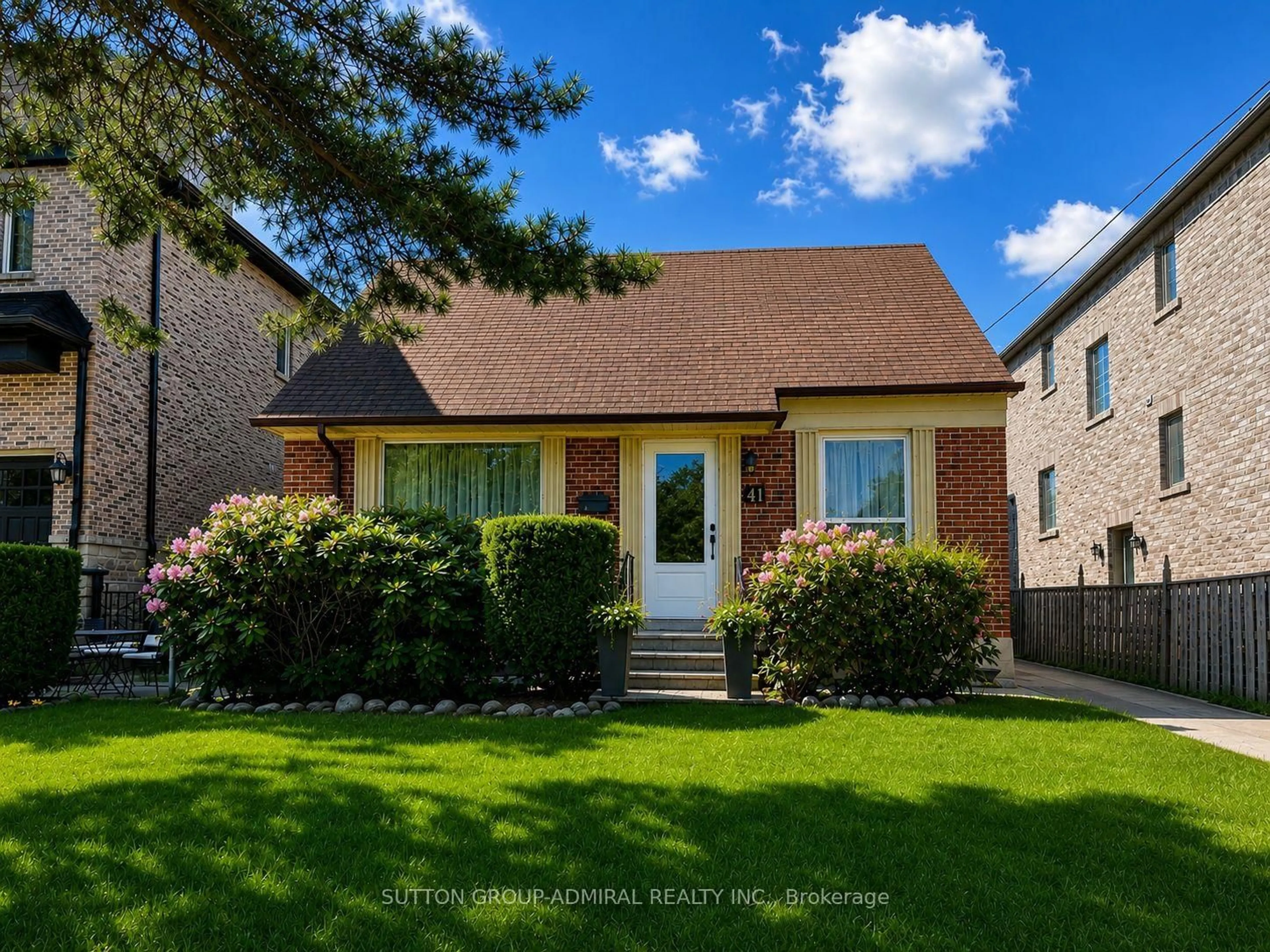 Home with brick exterior material, street for 41 Athabaska Ave, Toronto Ontario M2M 2T6