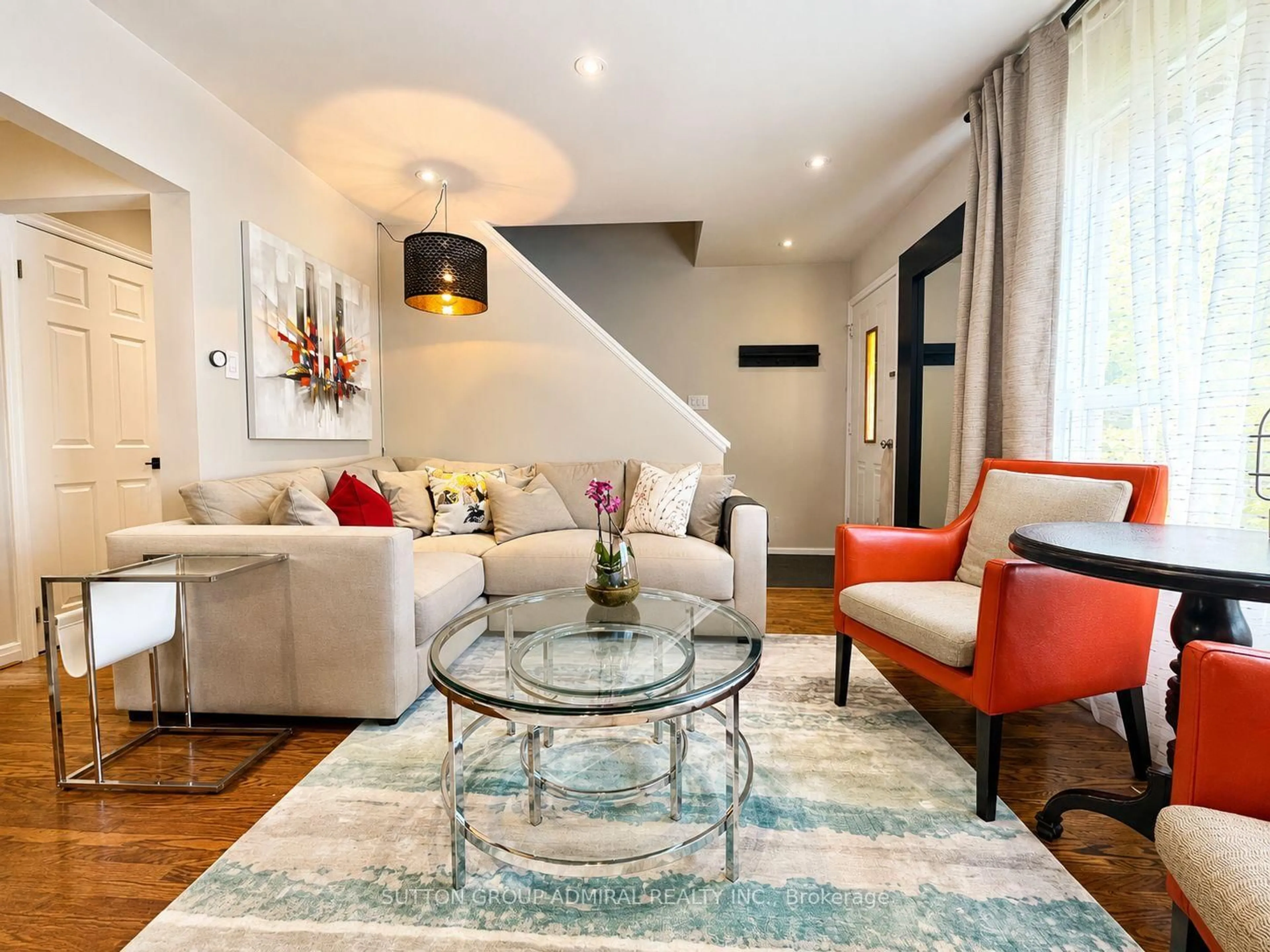 Living room with furniture, unknown for 41 Athabaska Ave, Toronto Ontario M2M 2T6