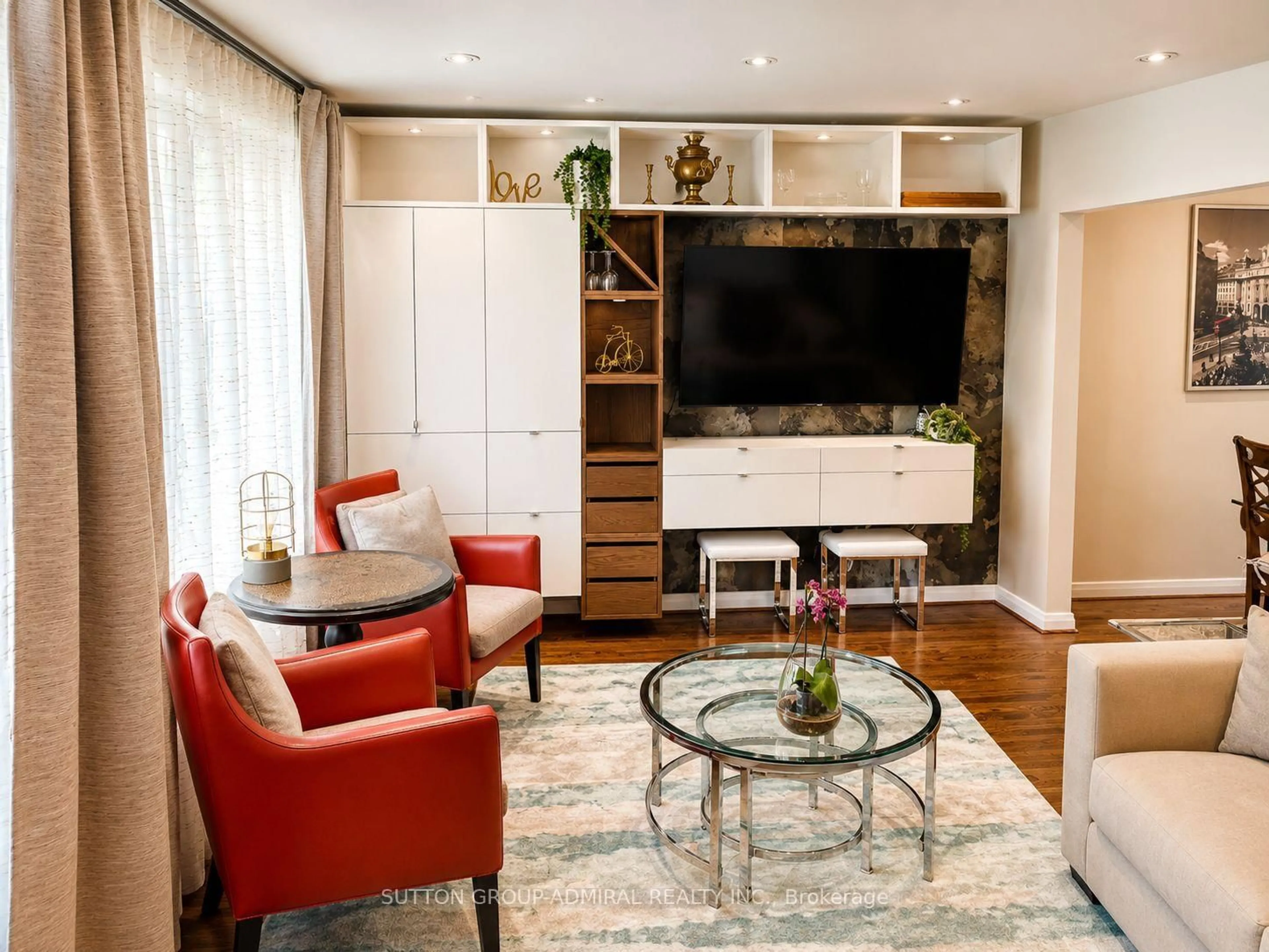 Living room with furniture, wood/laminate floor for 41 Athabaska Ave, Toronto Ontario M2M 2T6