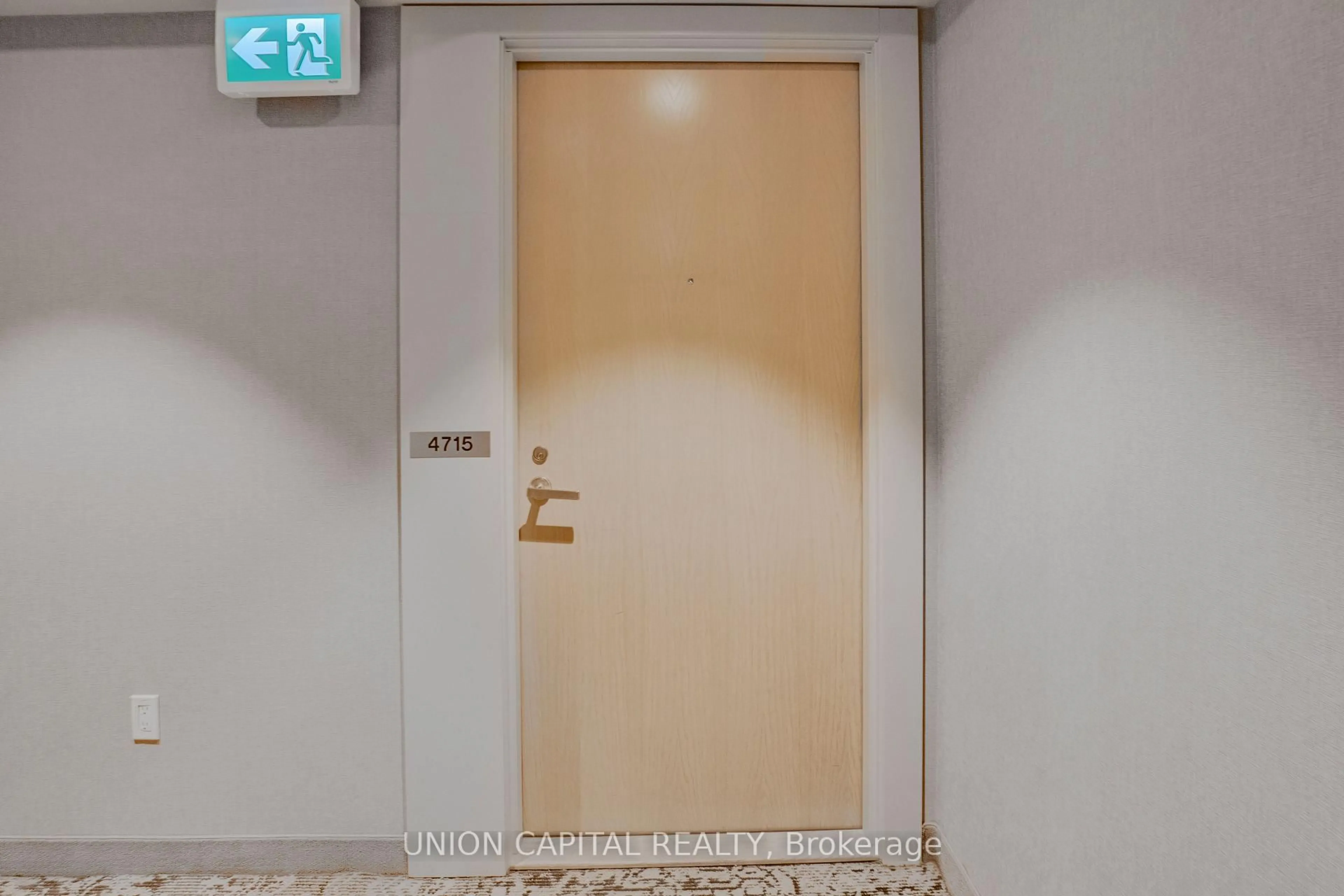Indoor entryway for 138 downes St #4715, Toronto Ontario M5E 0E4