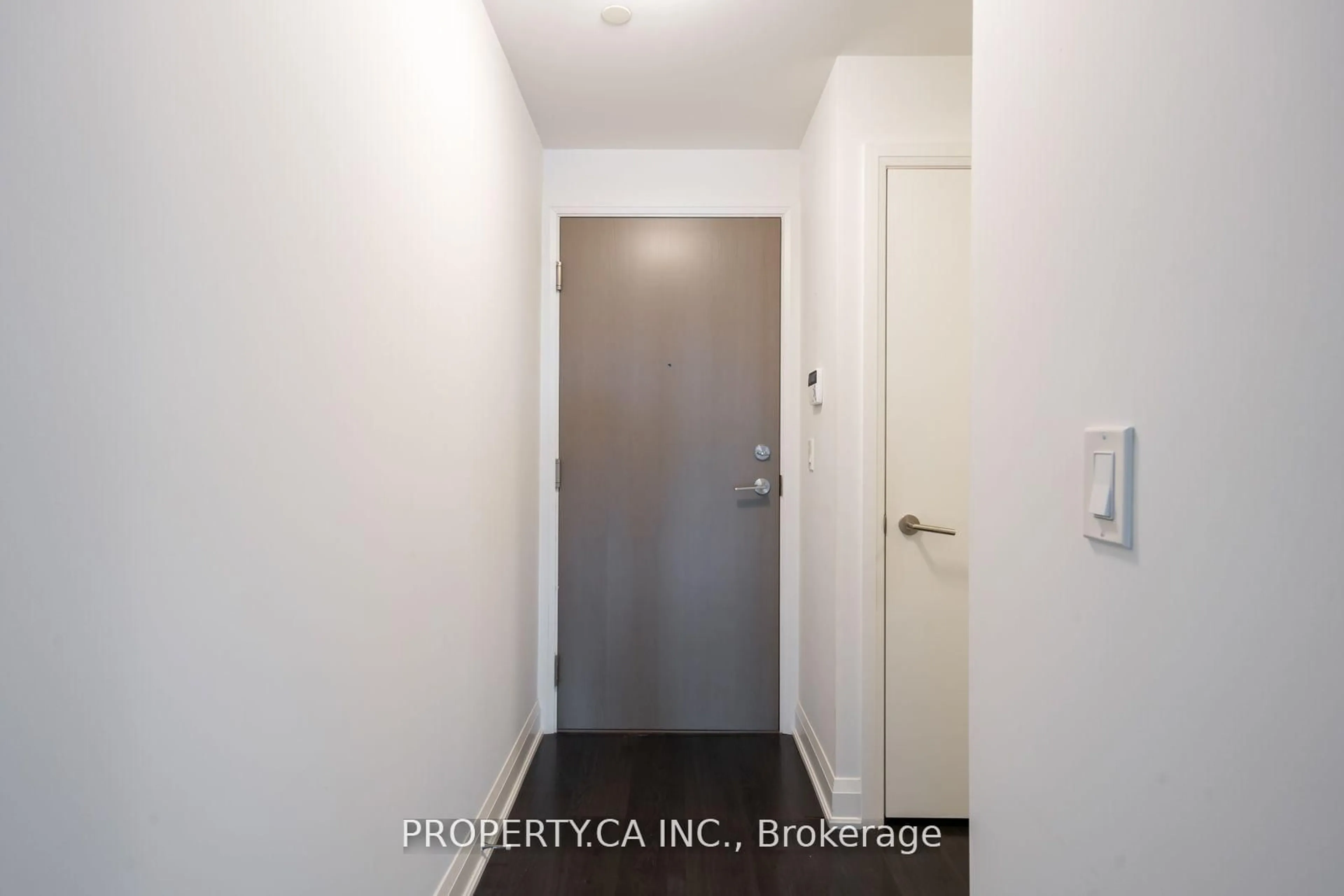 Indoor entryway for 160 Vanderhoof Ave #601, Toronto Ontario M4G 0B7