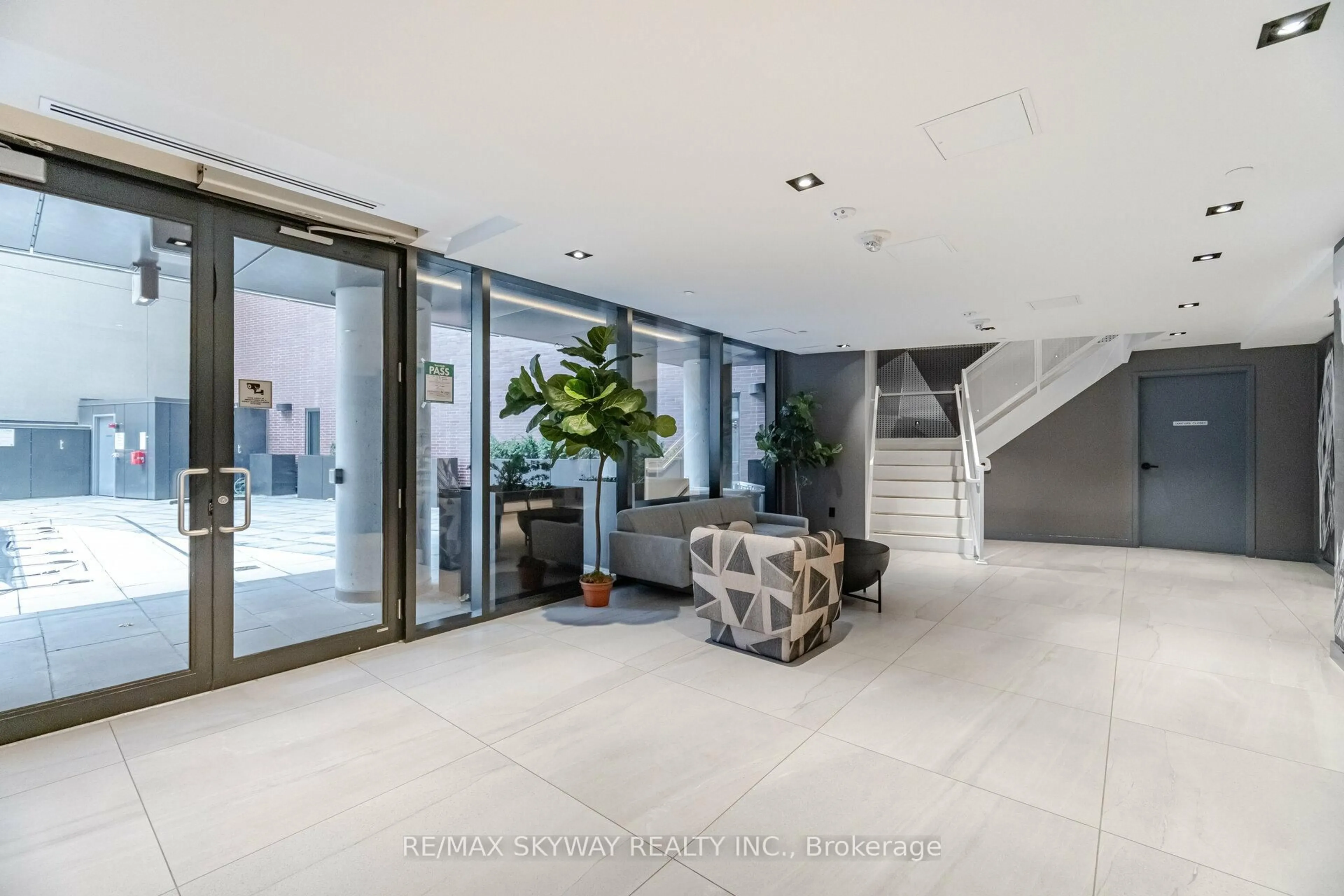 Indoor foyer for 2A Church St #1409, Toronto Ontario M5E 0E1
