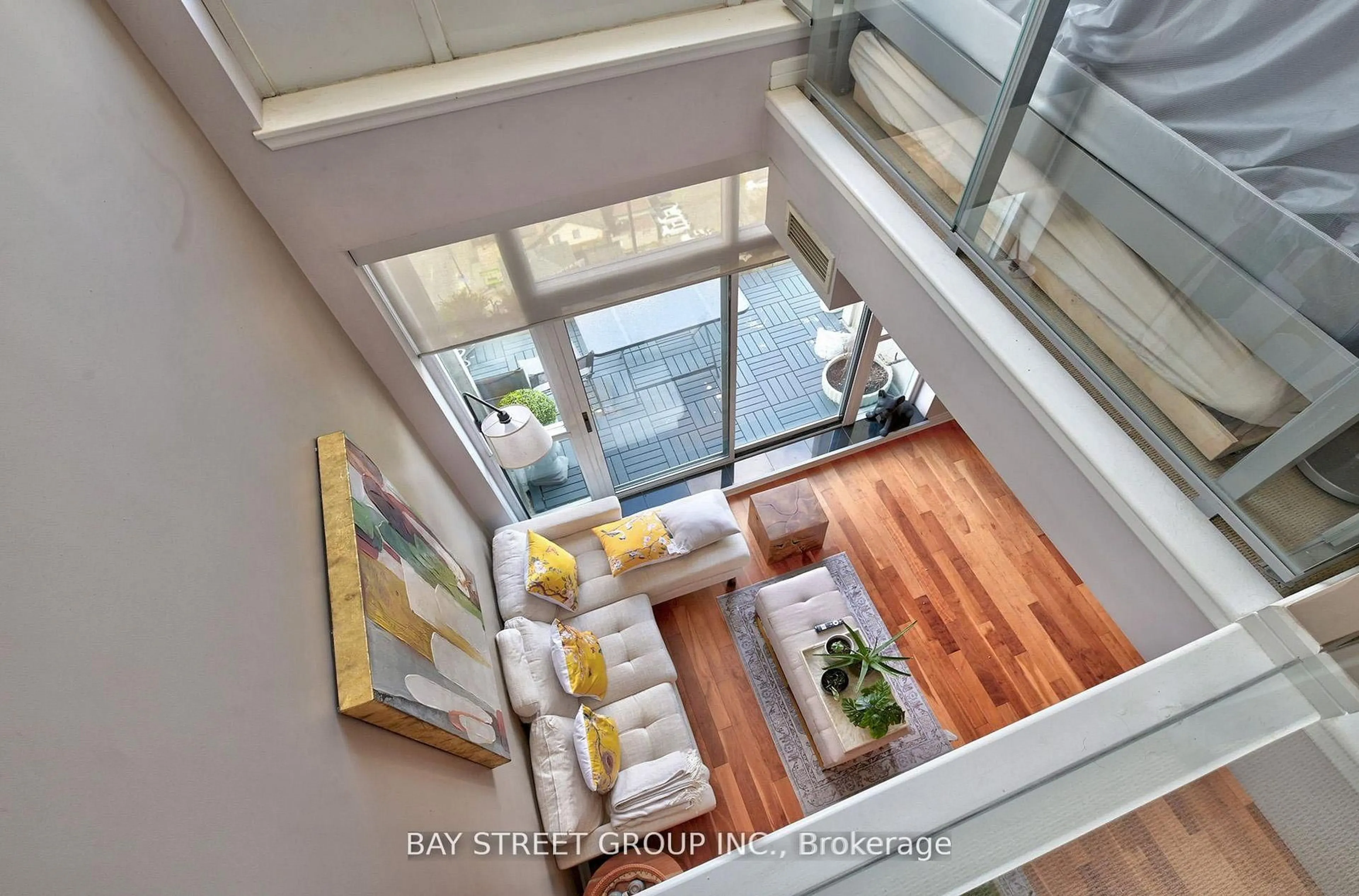 Indoor foyer for 1 Avondale Ave #Uph3, Toronto Ontario M2N 7J1