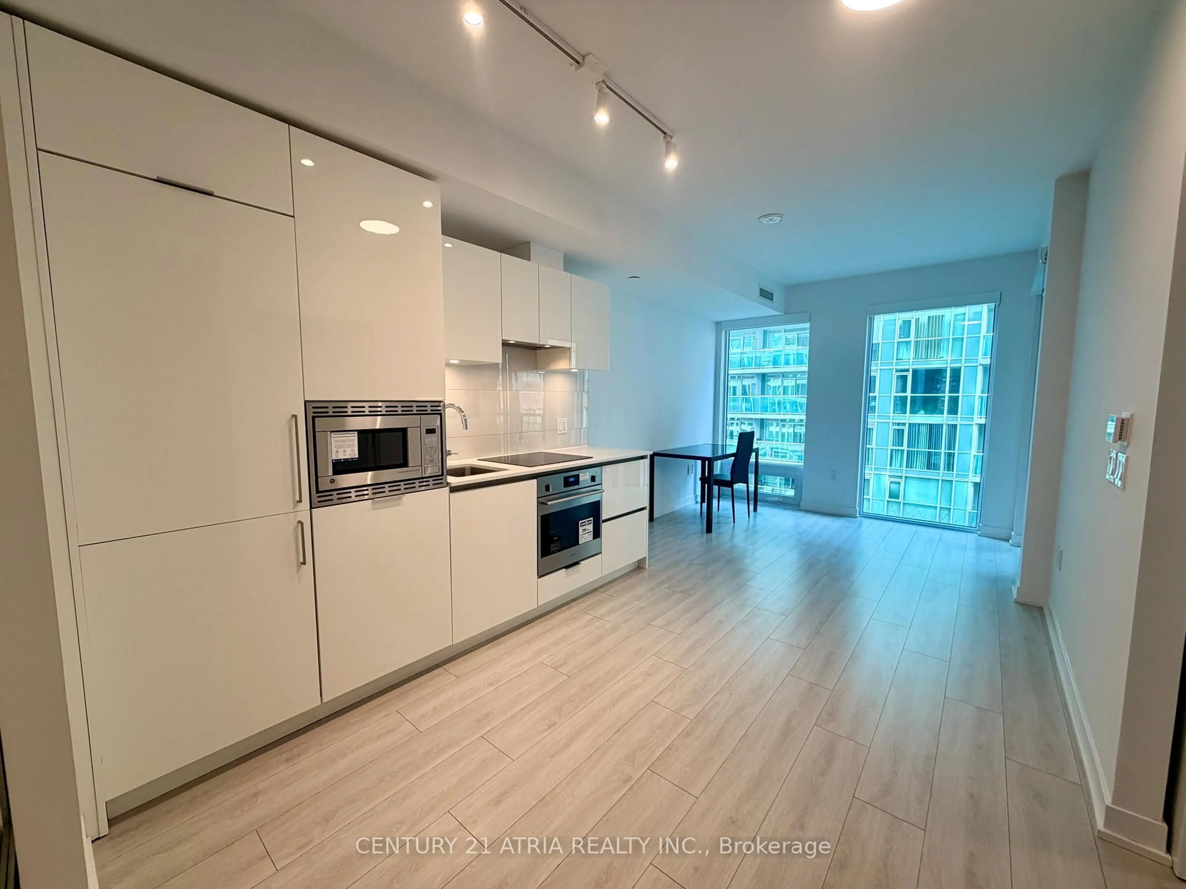 Unknown for 121 St Patrick St #421, Toronto Ontario M5T 0B8
