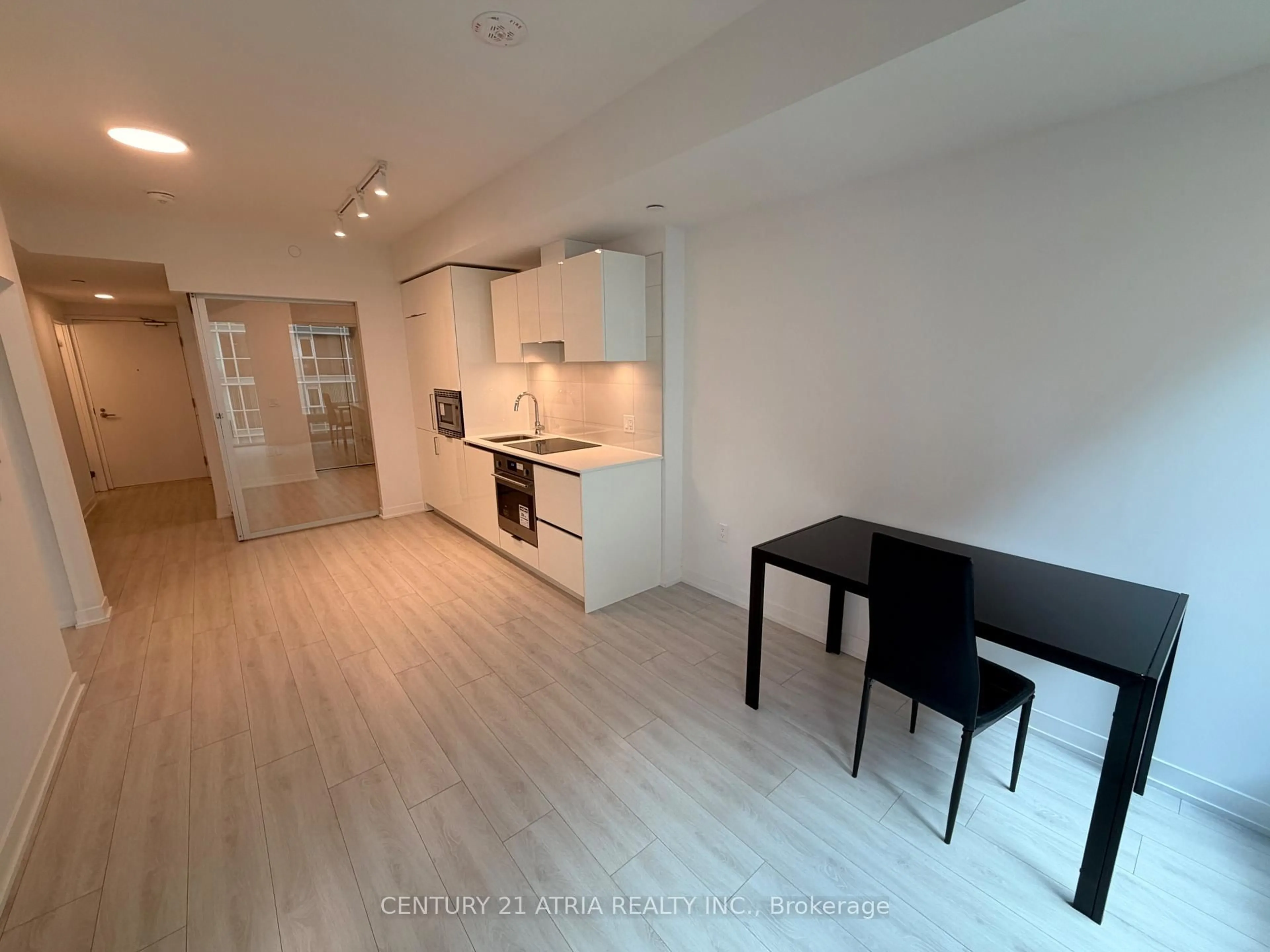 A pic of a room for 121 St Patrick St #421, Toronto Ontario M5T 0B8