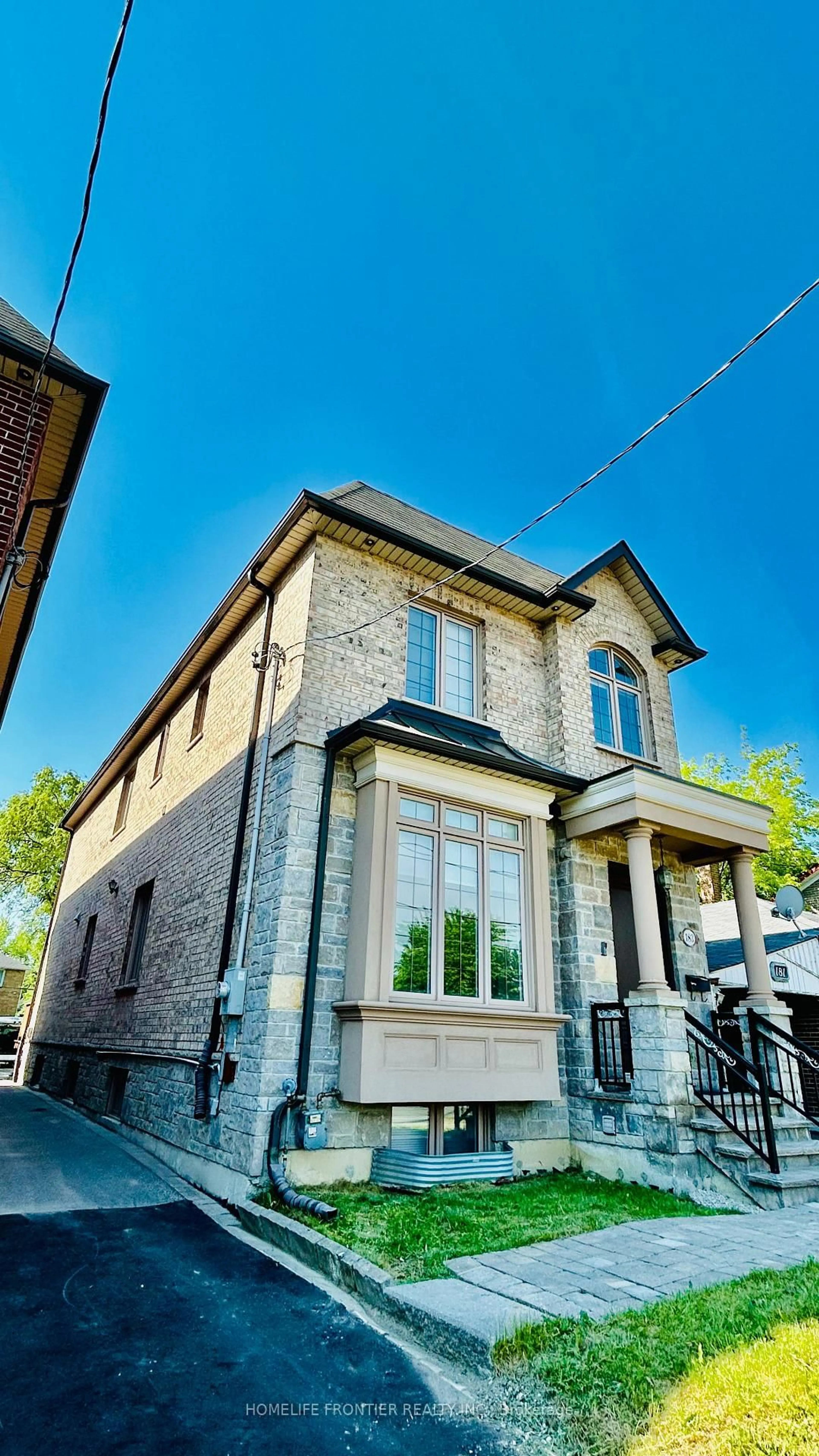 Home with brick exterior material, building for 183 Finch Ave, Toronto Ontario M2N 4R8