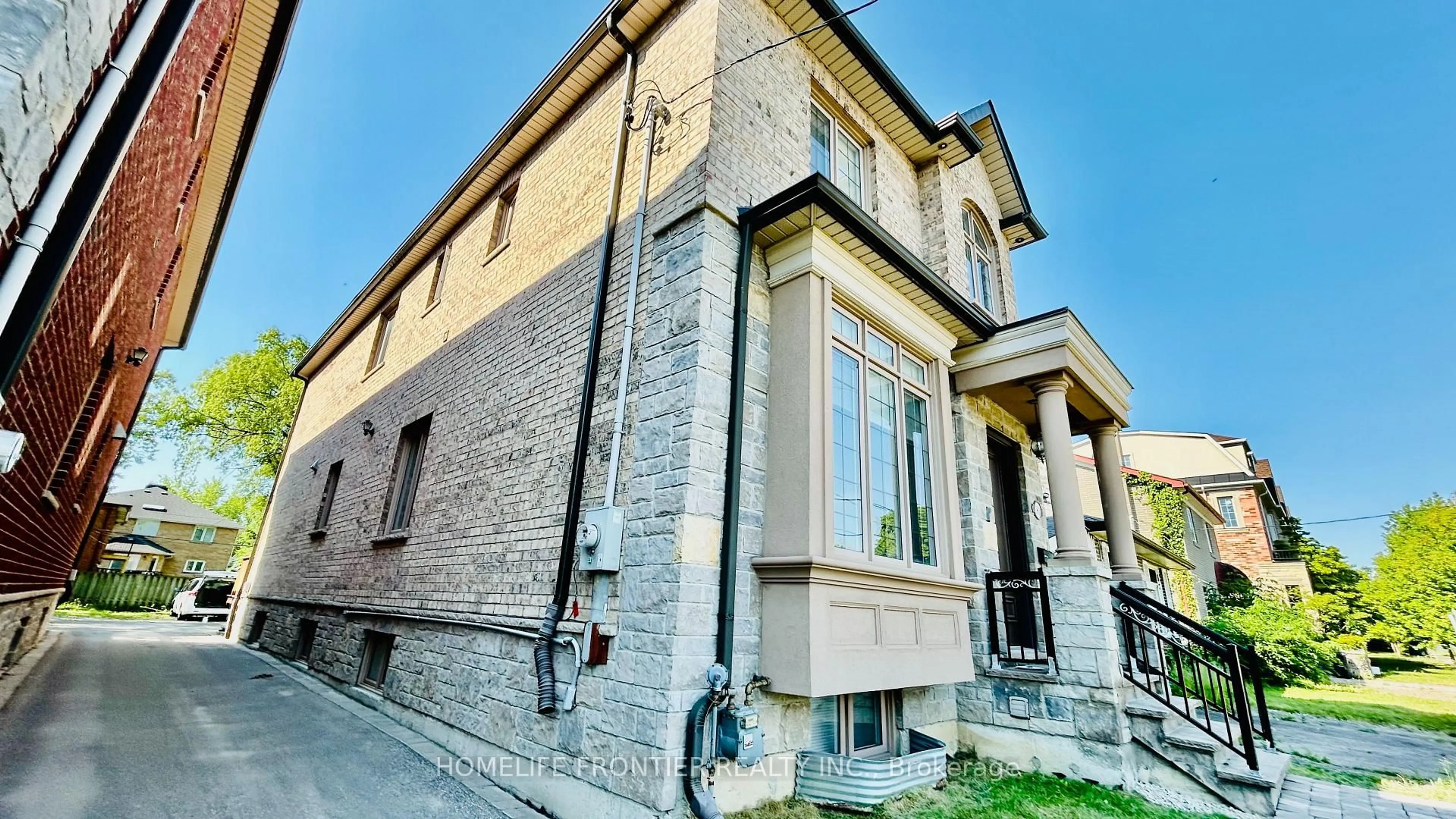 Home with brick exterior material, building for 183 Finch Ave, Toronto Ontario M2N 4R8