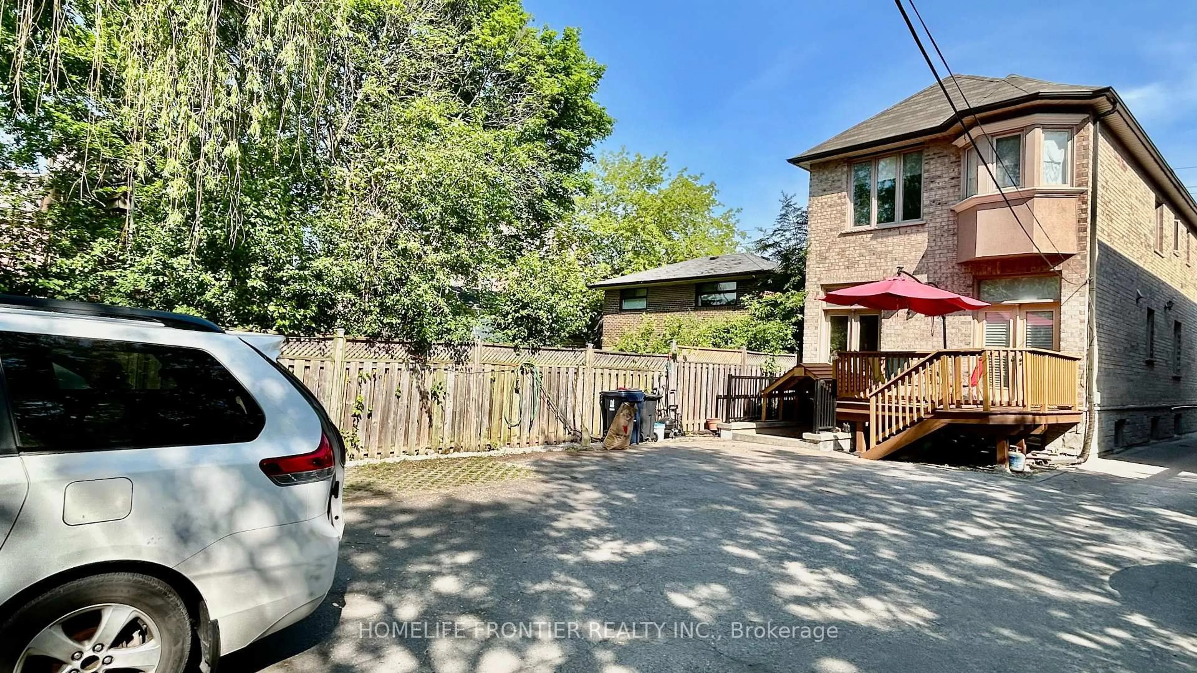A pic from outside/outdoor area/front of a property/back of a property/a pic from drone, street for 183 Finch Ave, Toronto Ontario M2N 4R8