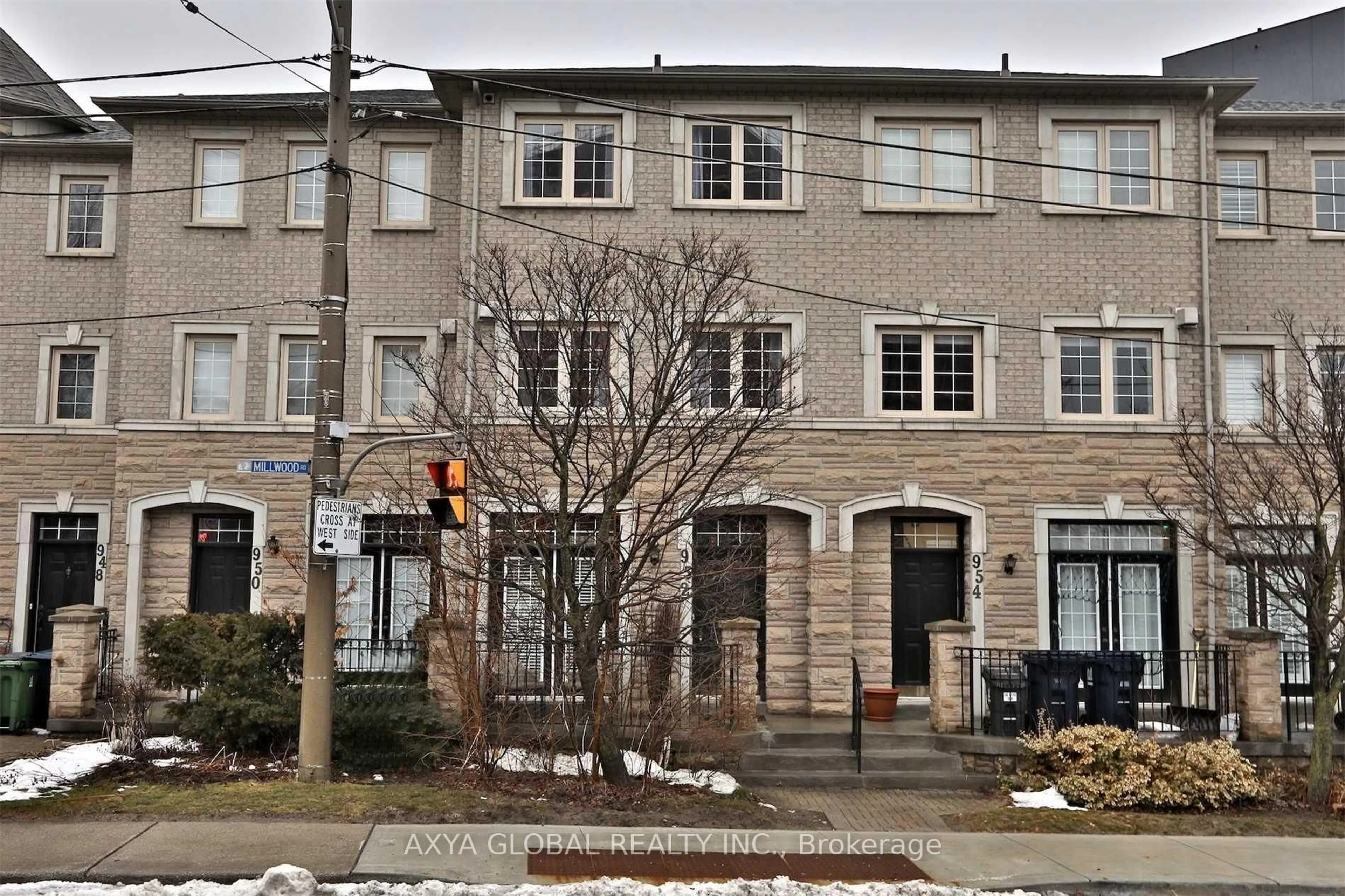 Unknown for 952 Millwood Rd, Toronto Ontario M4G 4H3