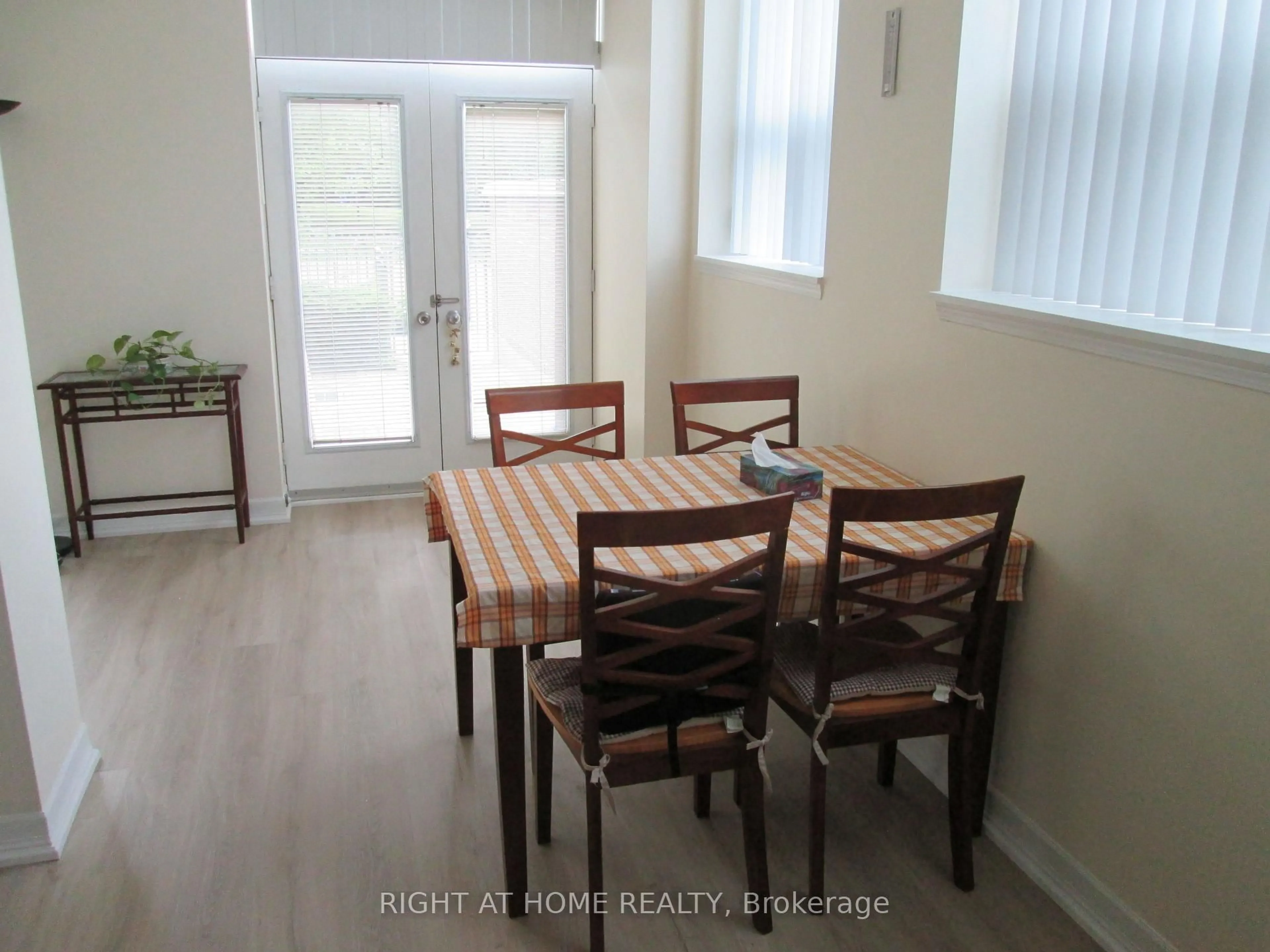 Dining room, unknown for 233 Beecroft Rd #111, Toronto Ontario M2N 6Z9