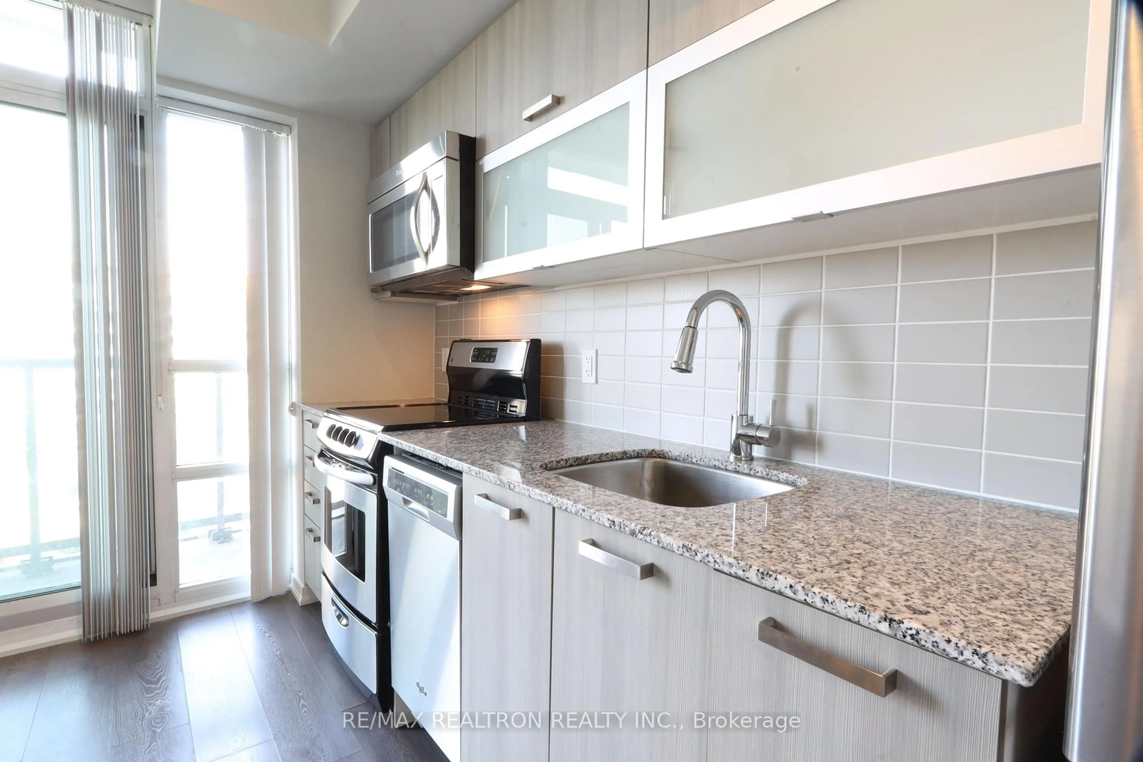 Standard kitchen, unknown for 68 Abell St #647, Toronto Ontario M6J 0B1