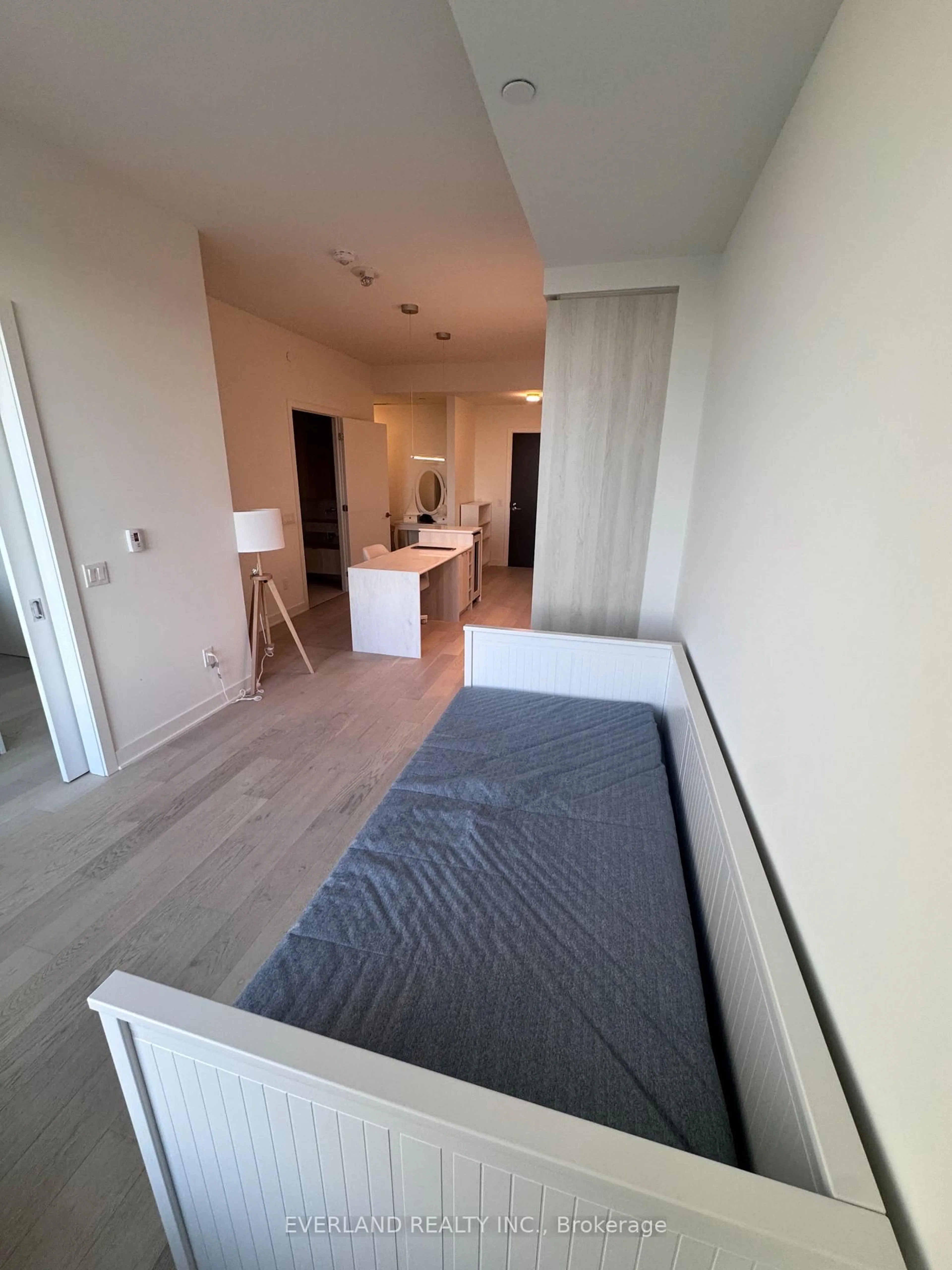 A pic of a room for 11 Yorkville Ave #4803, Toronto Ontario M4W 1L2