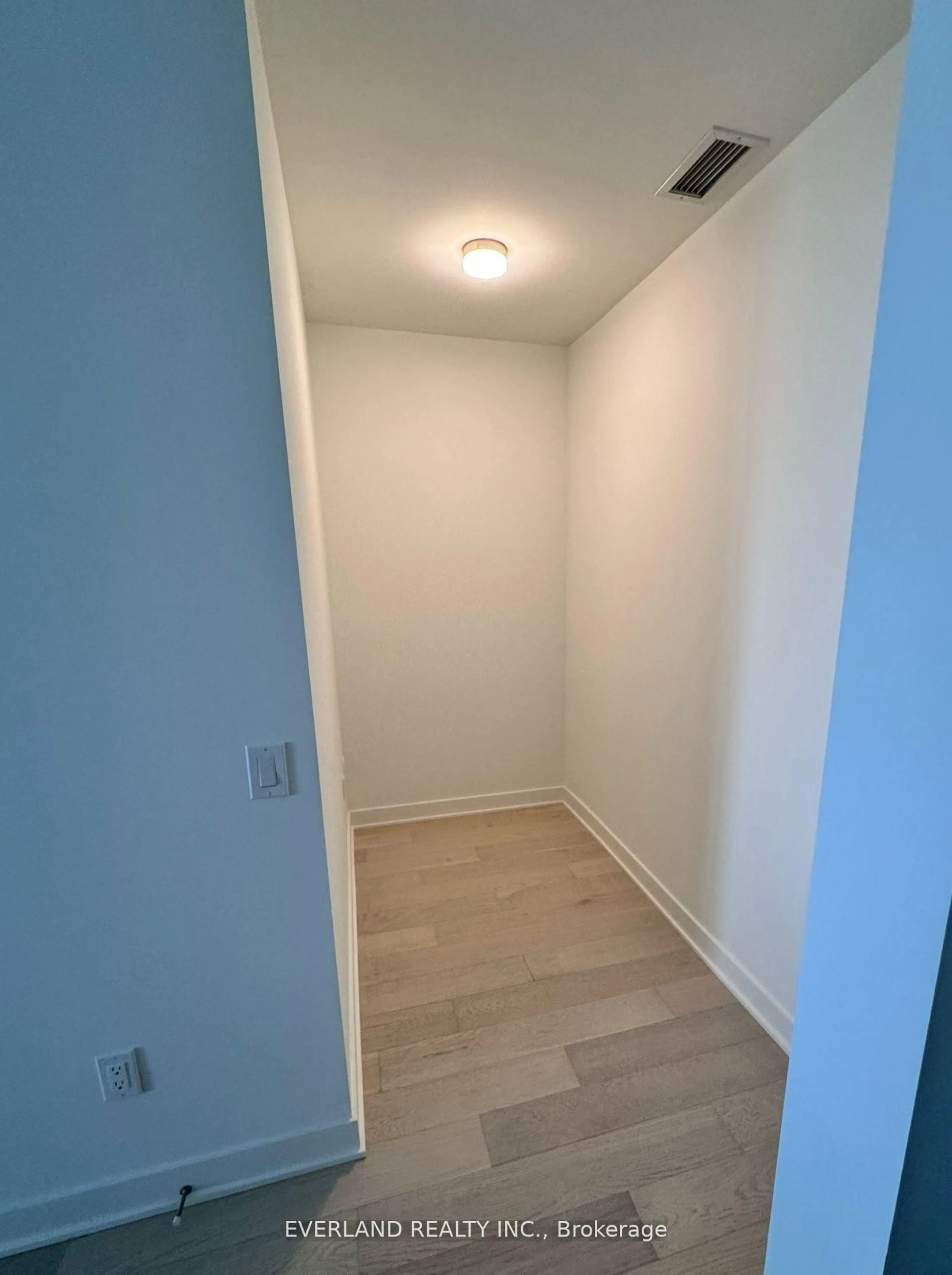 A pic of a room for 11 Yorkville Ave #4803, Toronto Ontario M4W 1L2