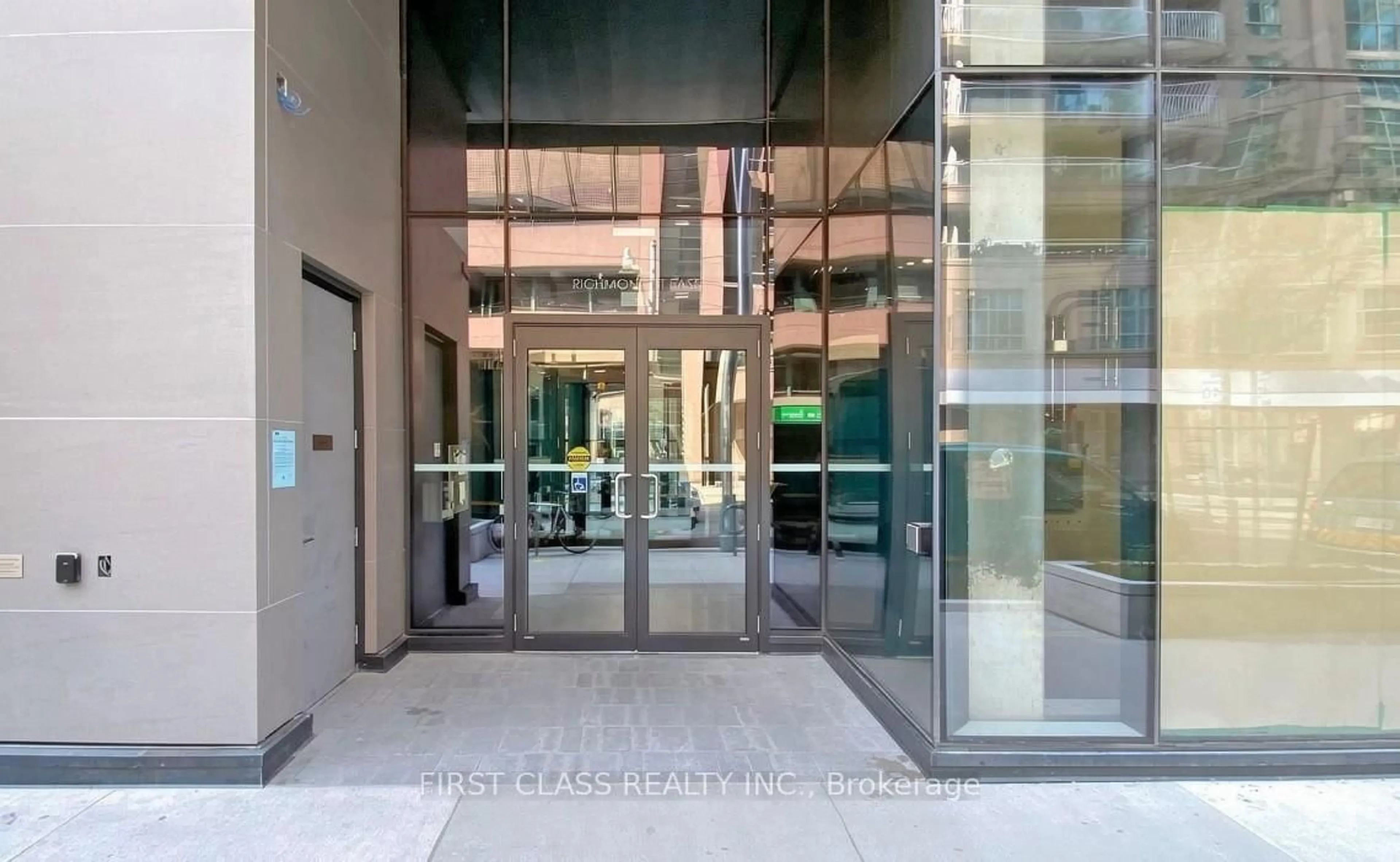 Indoor foyer for 25 Richmond St #1204, Toronto Ontario M5C 1N7