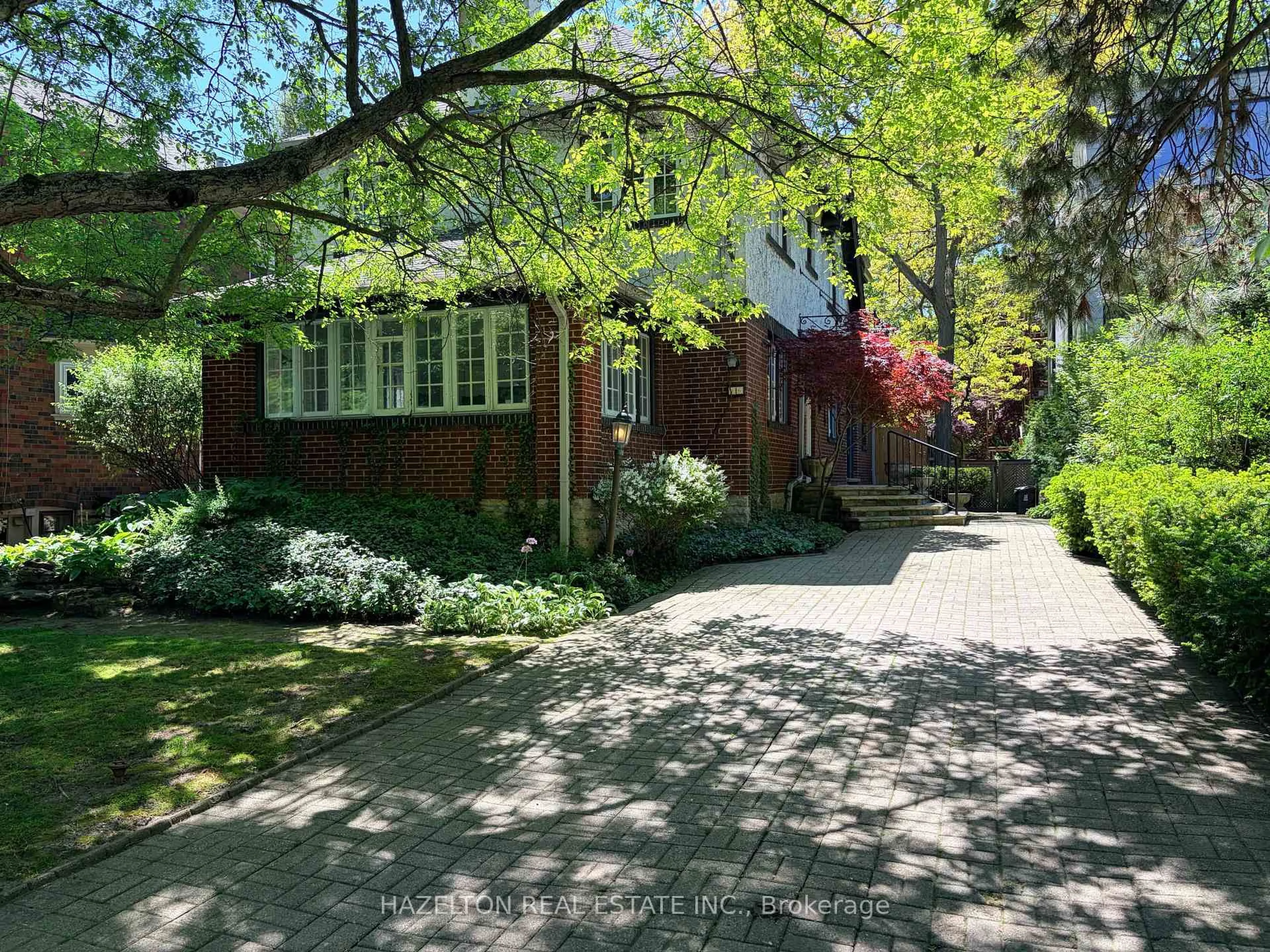 Unknown for 16 Wells Hill Ave, Toronto Ontario M5R 3A6