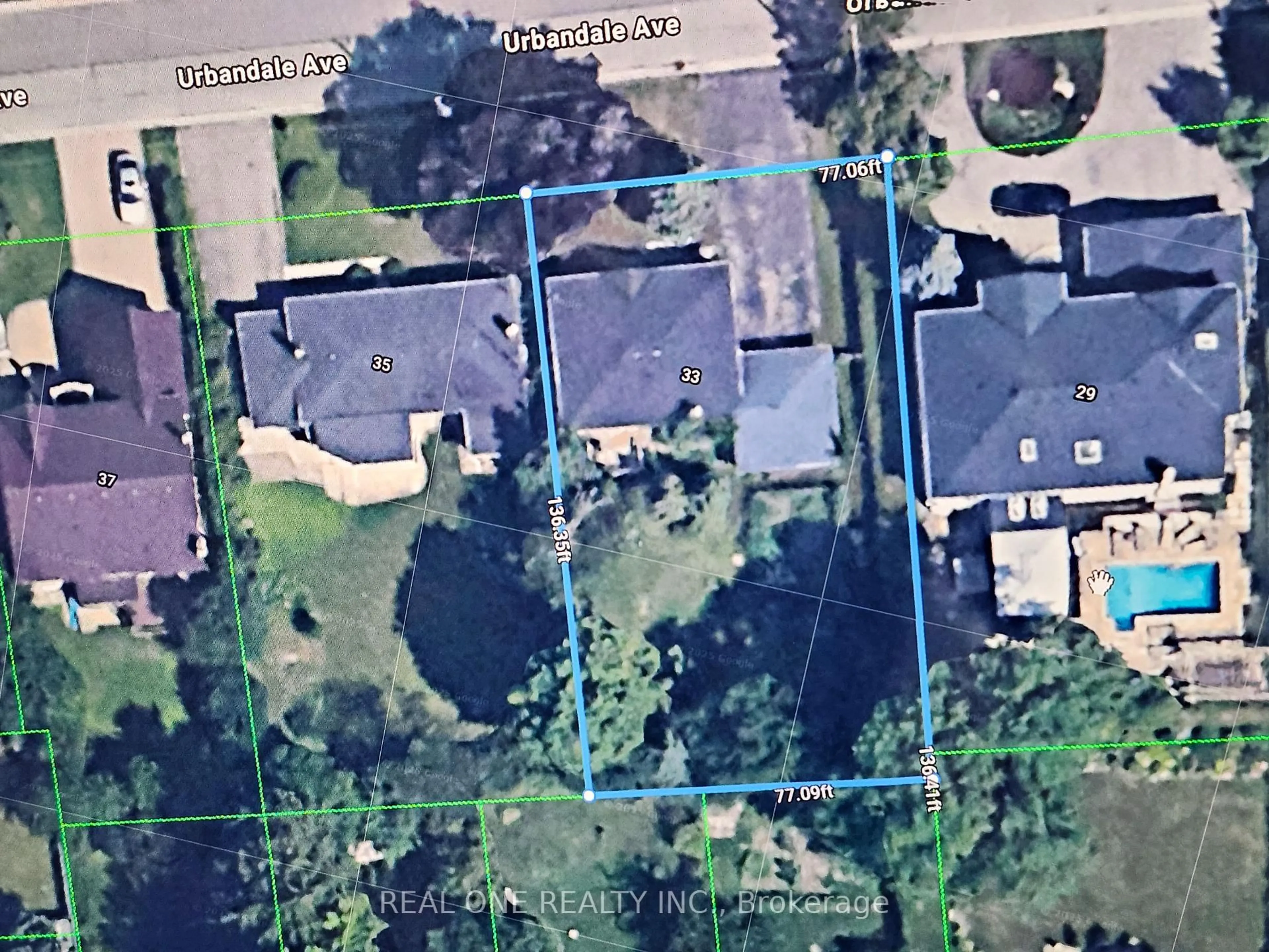 A pic from outside/outdoor area/front of a property/back of a property/a pic from drone, street for 33 Urbandale Ave, Toronto Ontario M2M 2G9
