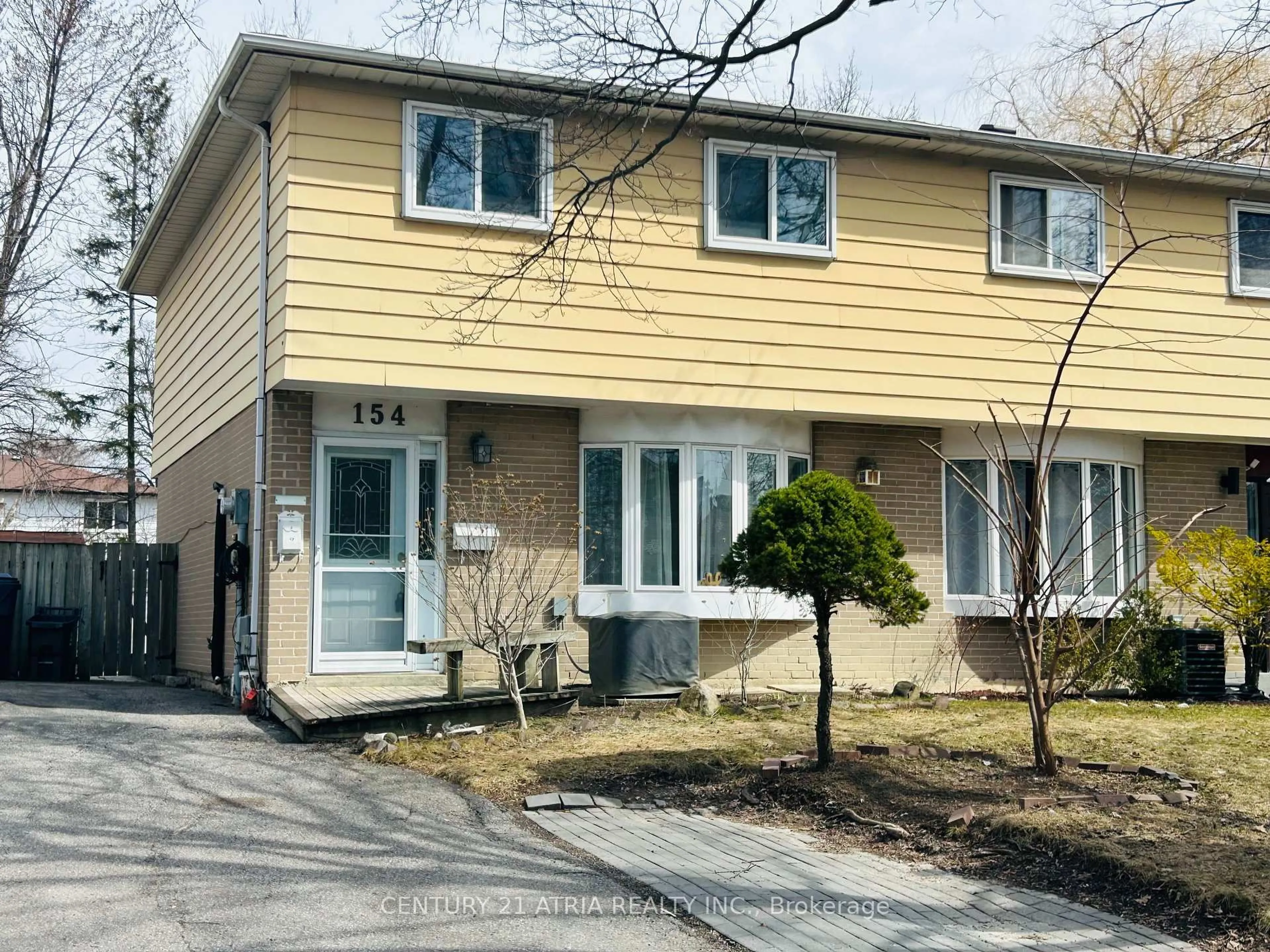 Home with vinyl exterior material, street for 154 Freshmeadow Dr, Toronto Ontario M2H 2R1