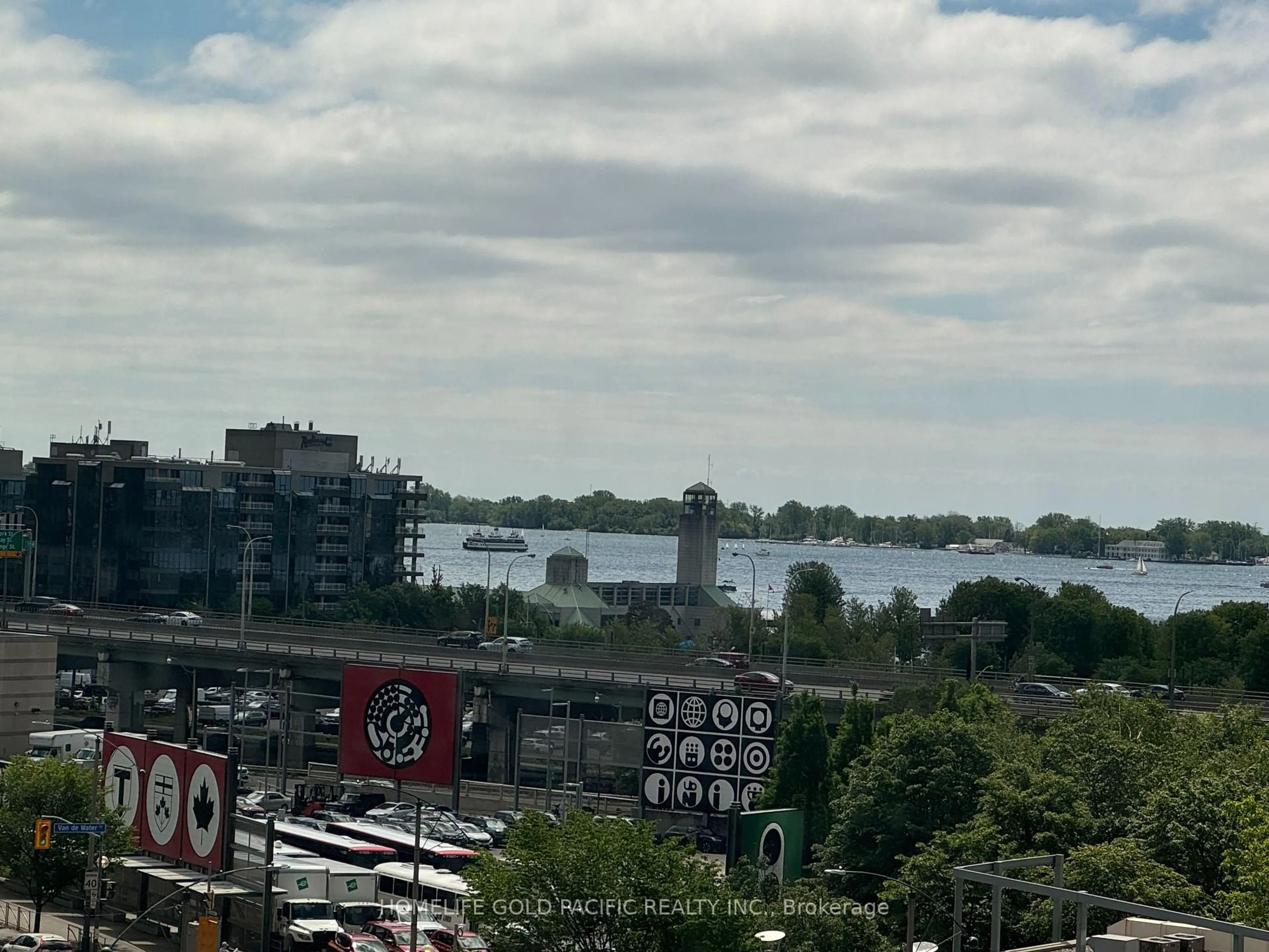 Blurry image for 81 Navy Wharf Crt #705, Toronto Ontario M5V 3S2