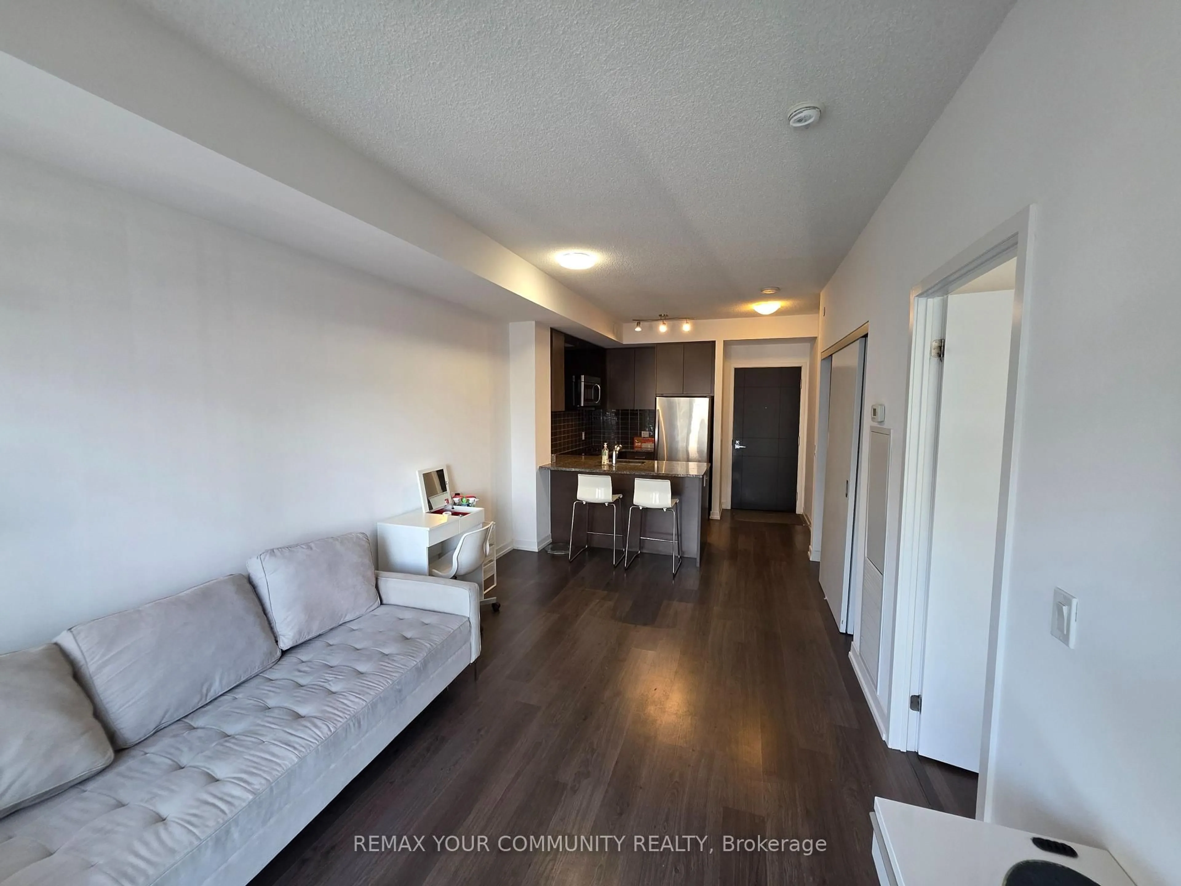 A pic of a room for 89 Dunfield Ave #1004, Toronto Ontario M4S 0A4
