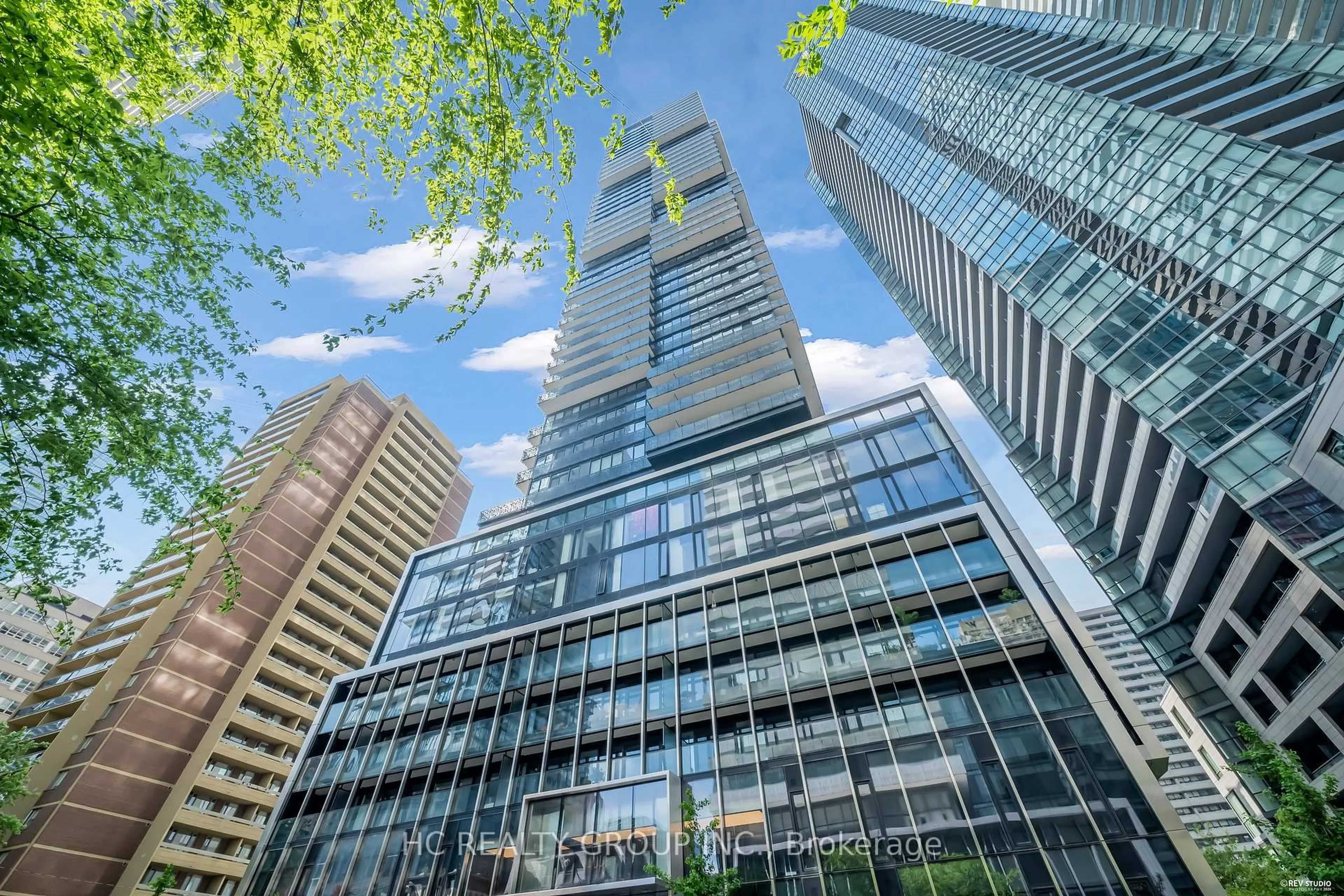 Unknown for 55 Charles St #1805, Toronto Ontario M4Y 0J1