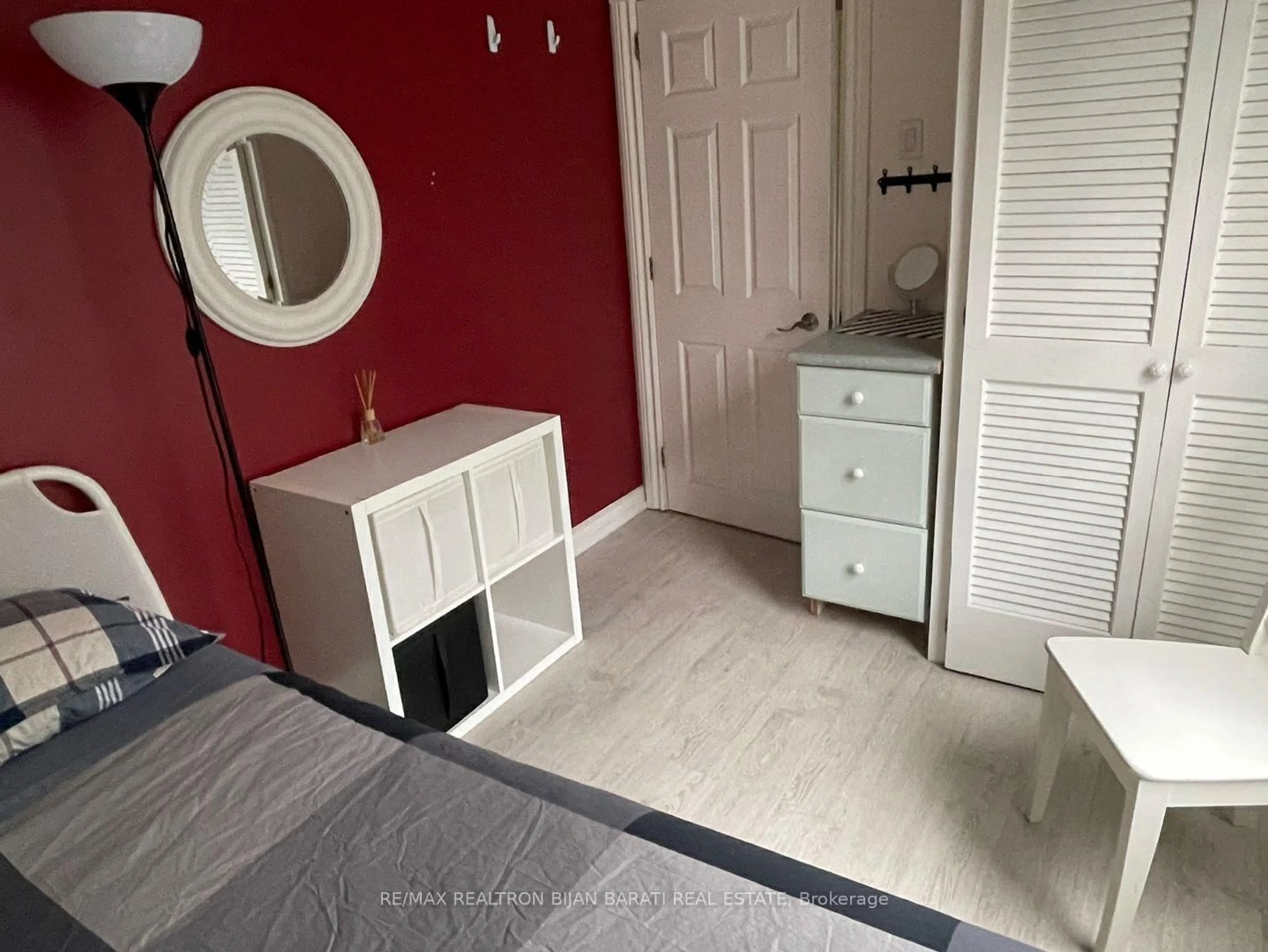A pic of a room for 127 Parkview Ave, Toronto Ontario M2N 3Y4