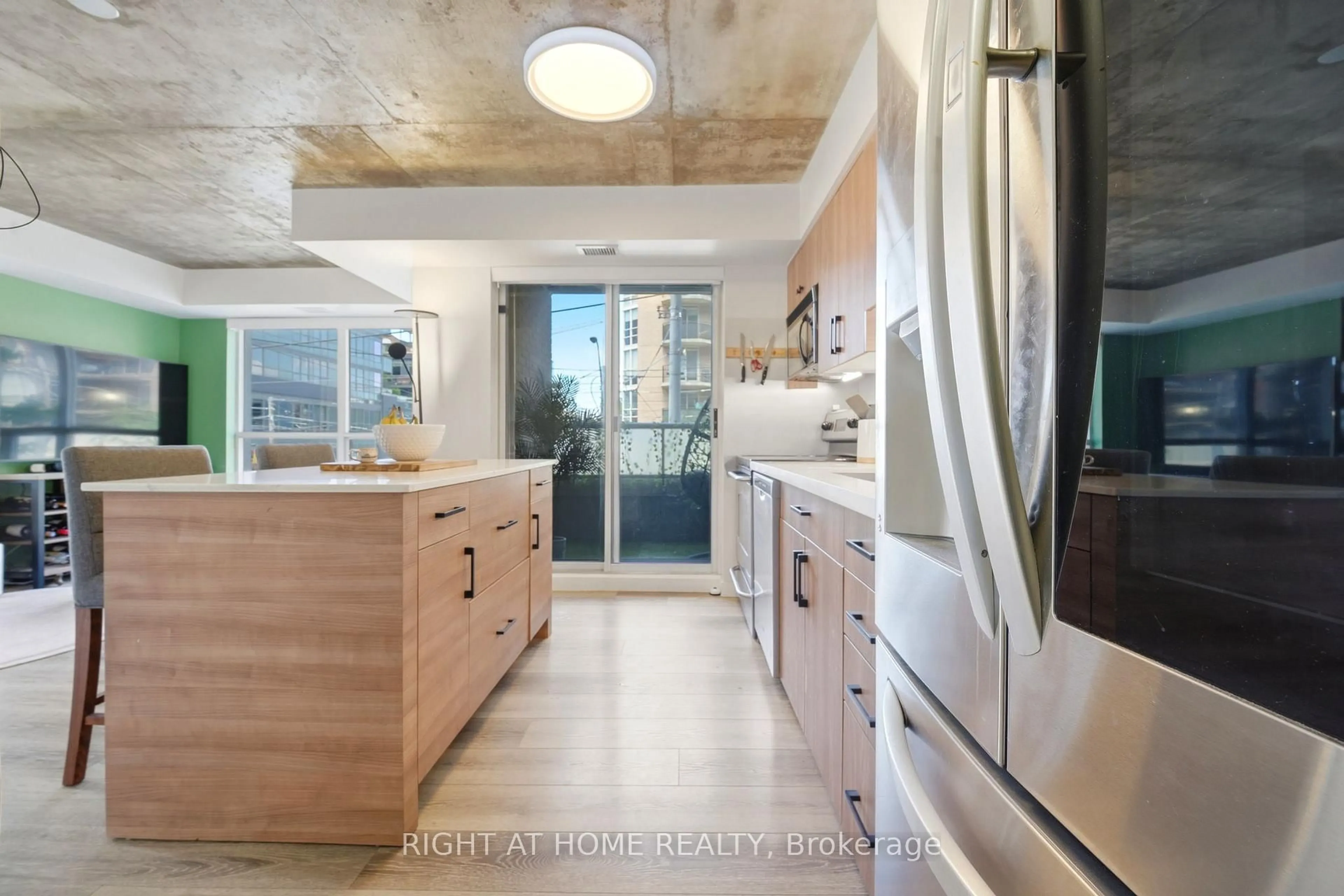 Contemporary kitchen, ceramic/tile floor for 1005 King St #209, Toronto Ontario M6K 3M8