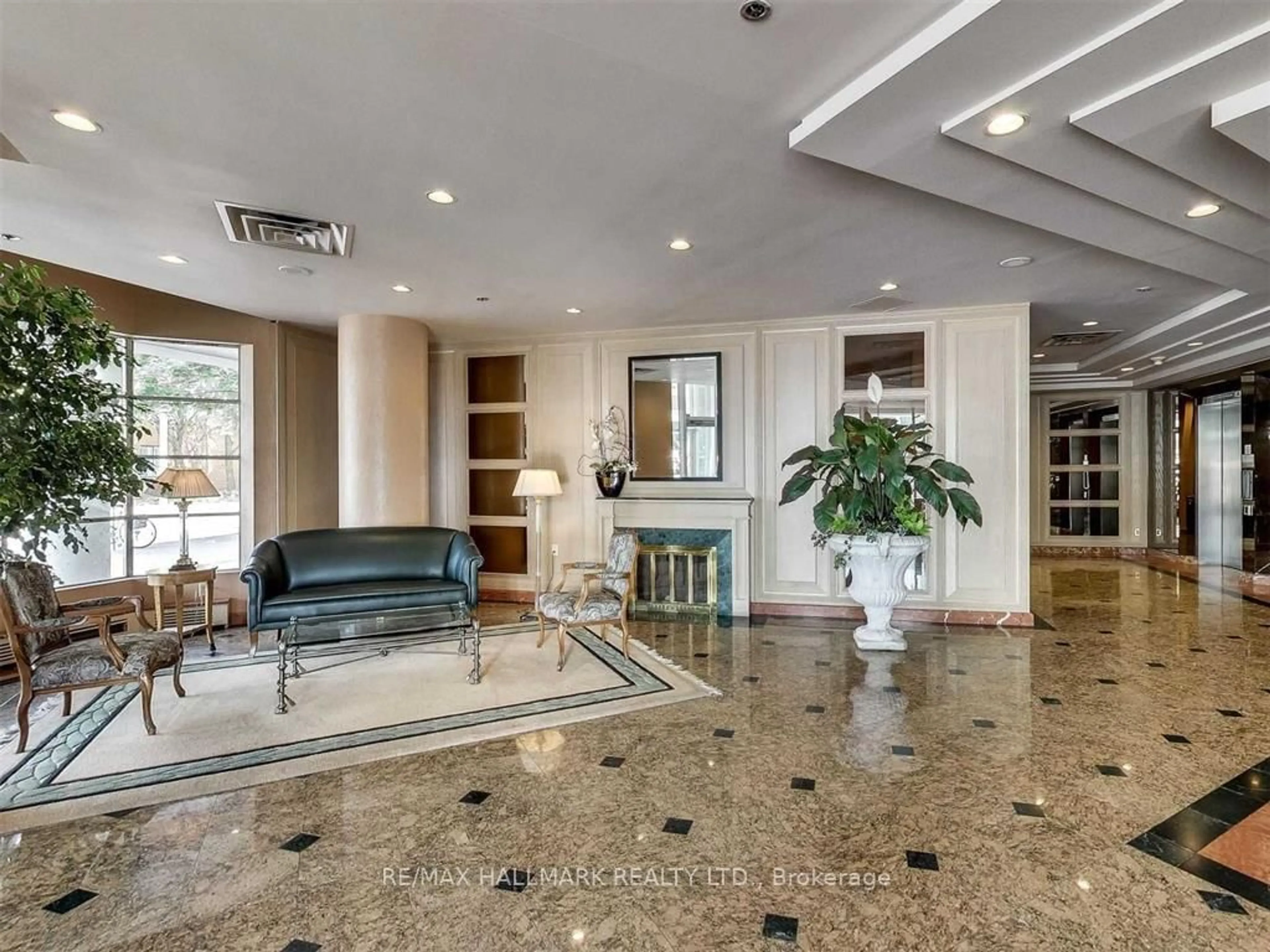 Lobby for 251 Queens Quay #404, Toronto Ontario M5J 2N6