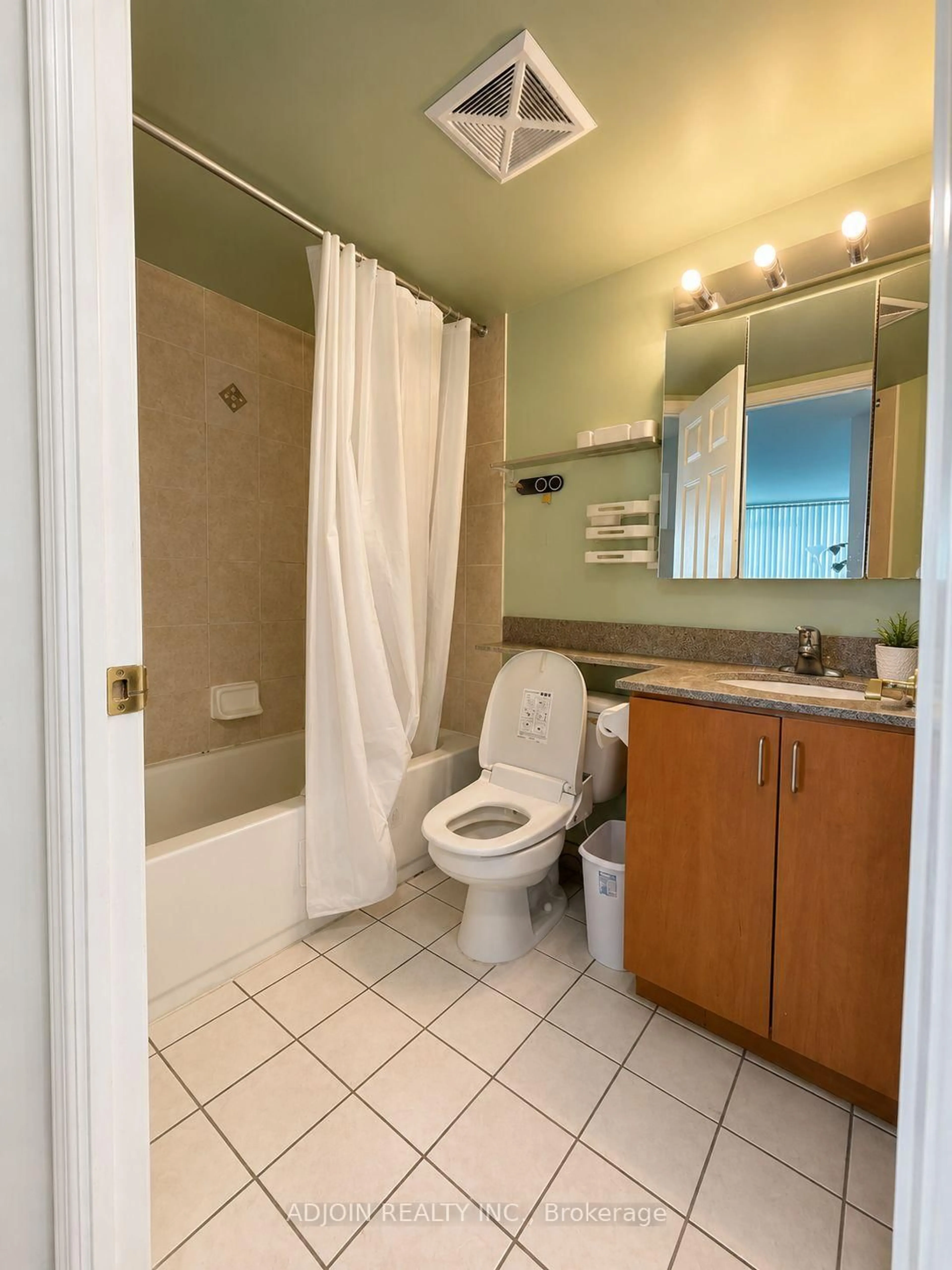 Standard bathroom, unknown for 5508 Yonge St #2308, Toronto Ontario M2N 7L2