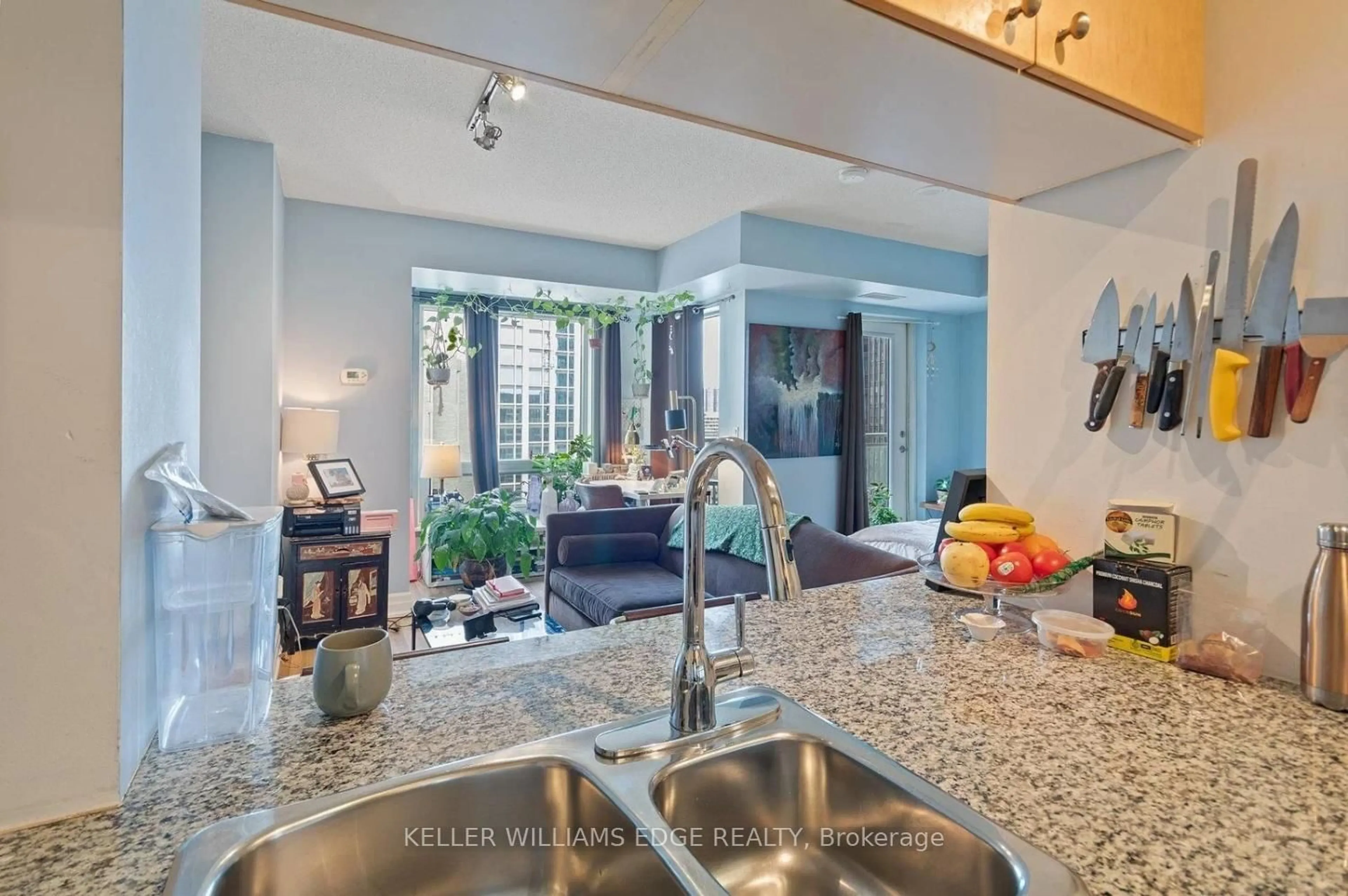 Open concept kitchen, ceramic/tile floor for 8 Scollard St #1408, Toronto Ontario M5R 1E9