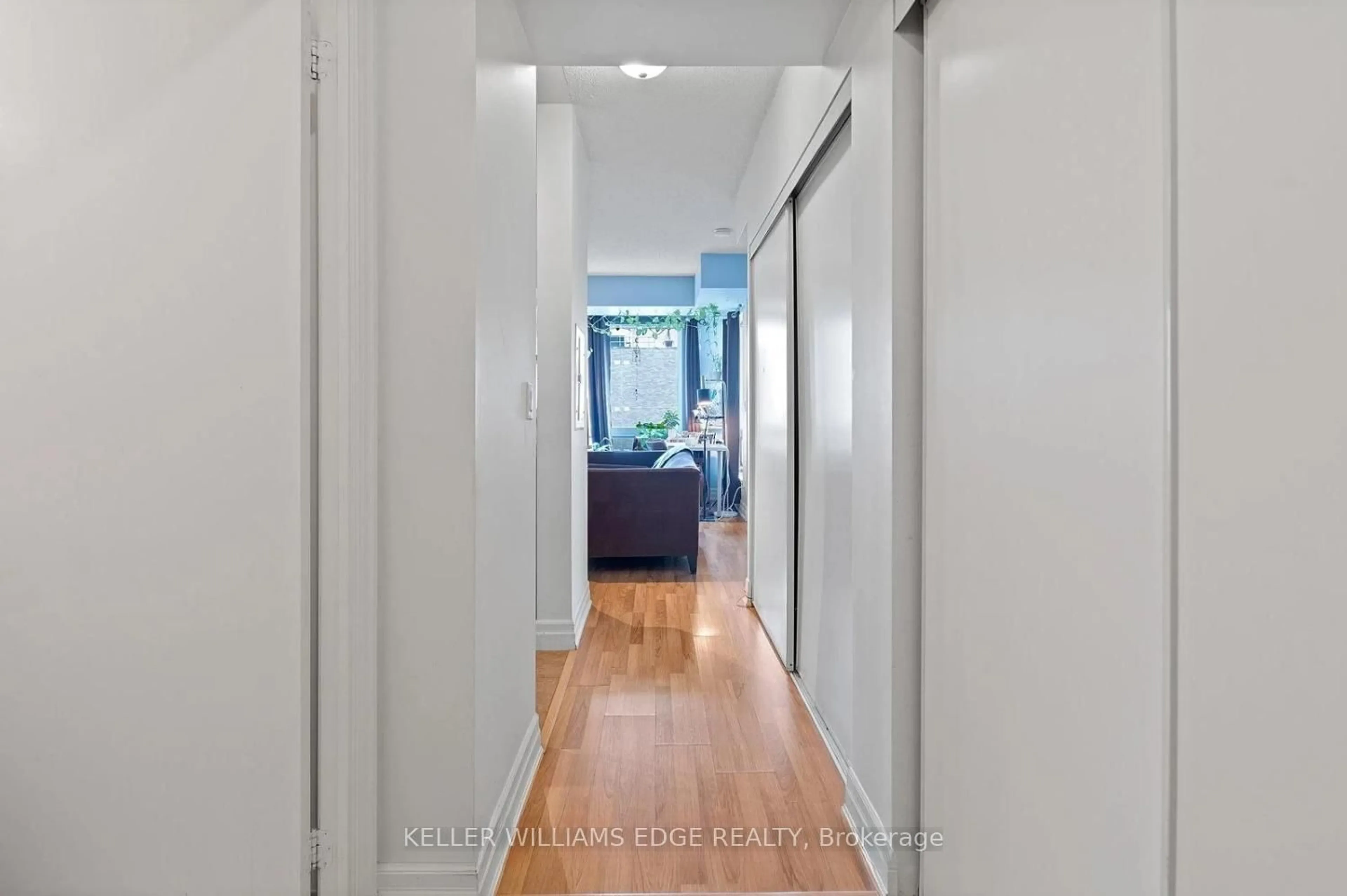 Indoor foyer for 8 Scollard St #1408, Toronto Ontario M5R 1E9