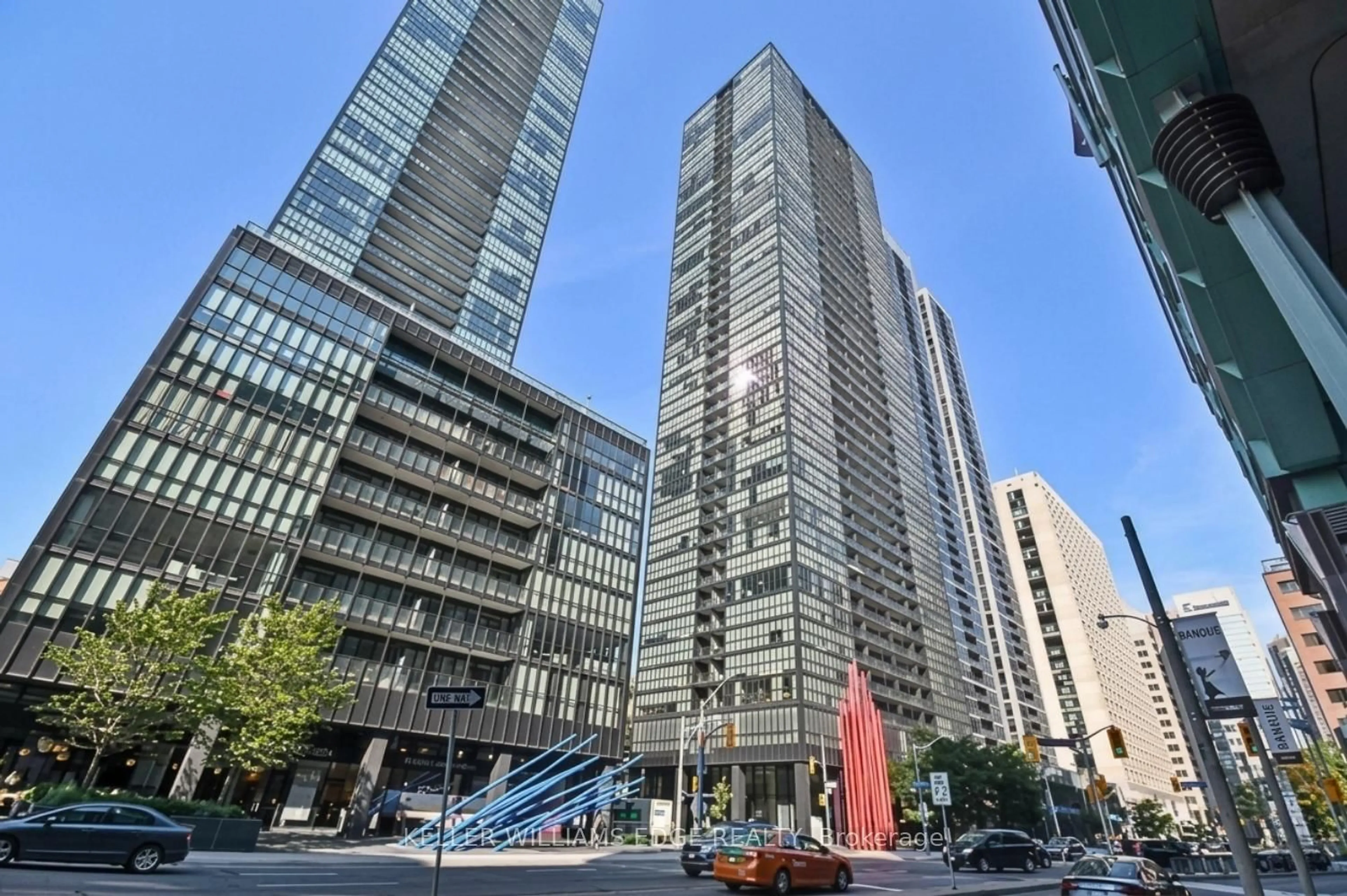 Indoor foyer for 110 Charles St #3301, Toronto Ontario M4Y 1T5