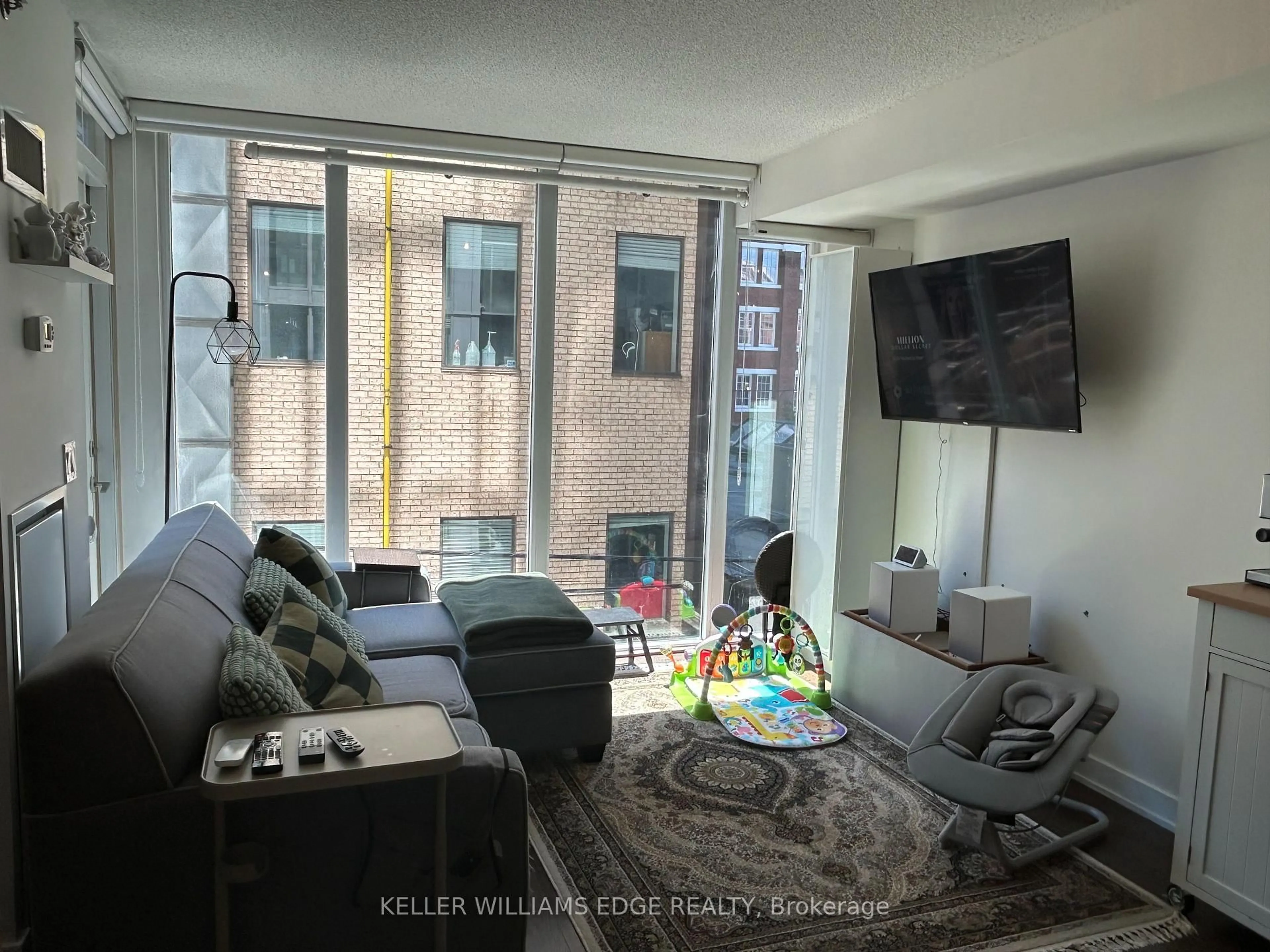 A pic of a room for 21 Nelson St #331, Toronto Ontario M5V 1T8
