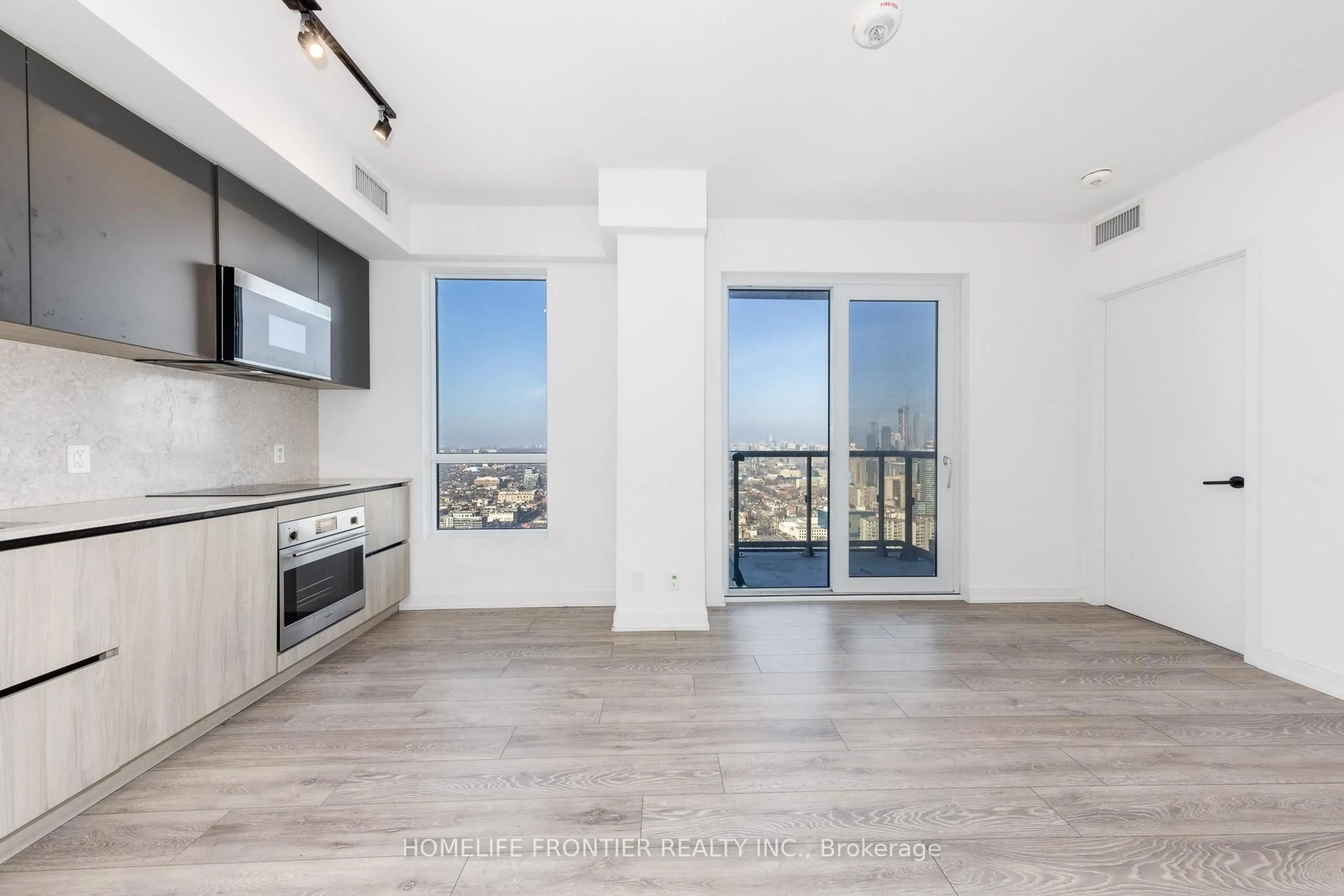 Open concept kitchen, unknown for 108 Peter St #4702, Toronto Ontario M5V 0W2