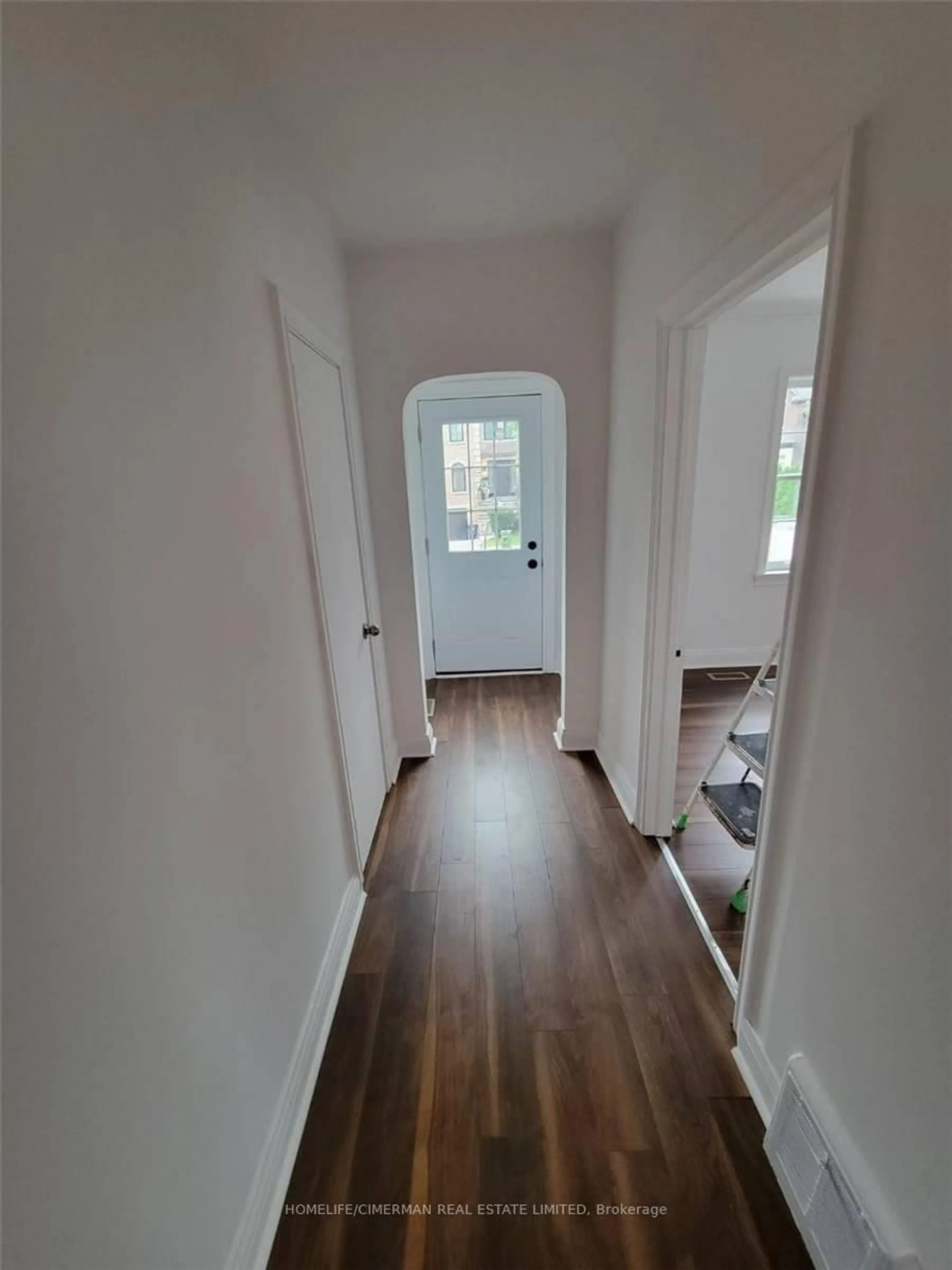 Indoor entryway for 174 Johnston Ave, Toronto Ontario M2N 1H3