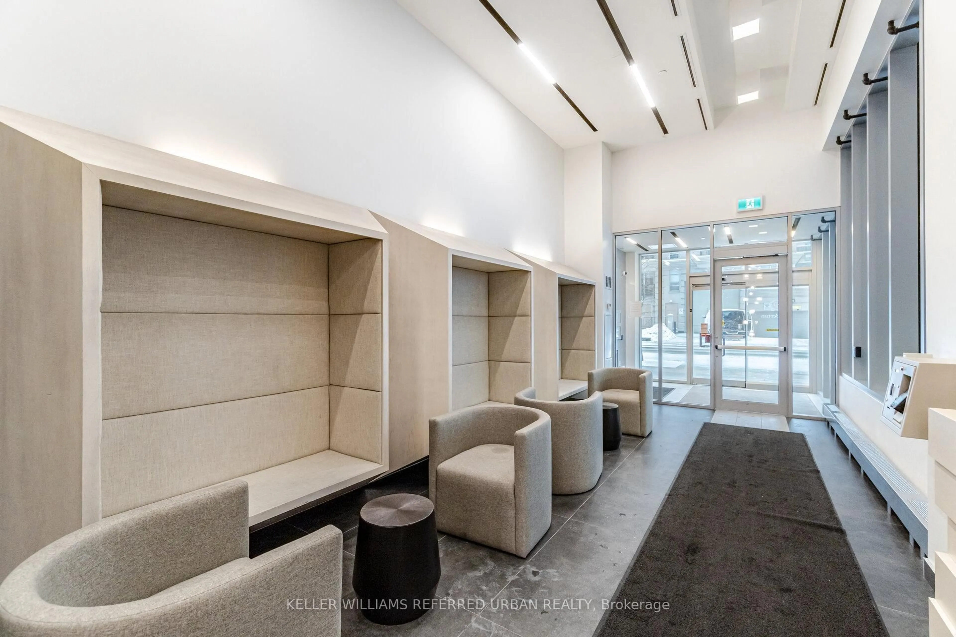 Indoor foyer for 195 Redpath Ave #1803, Toronto Ontario M4P 0E4