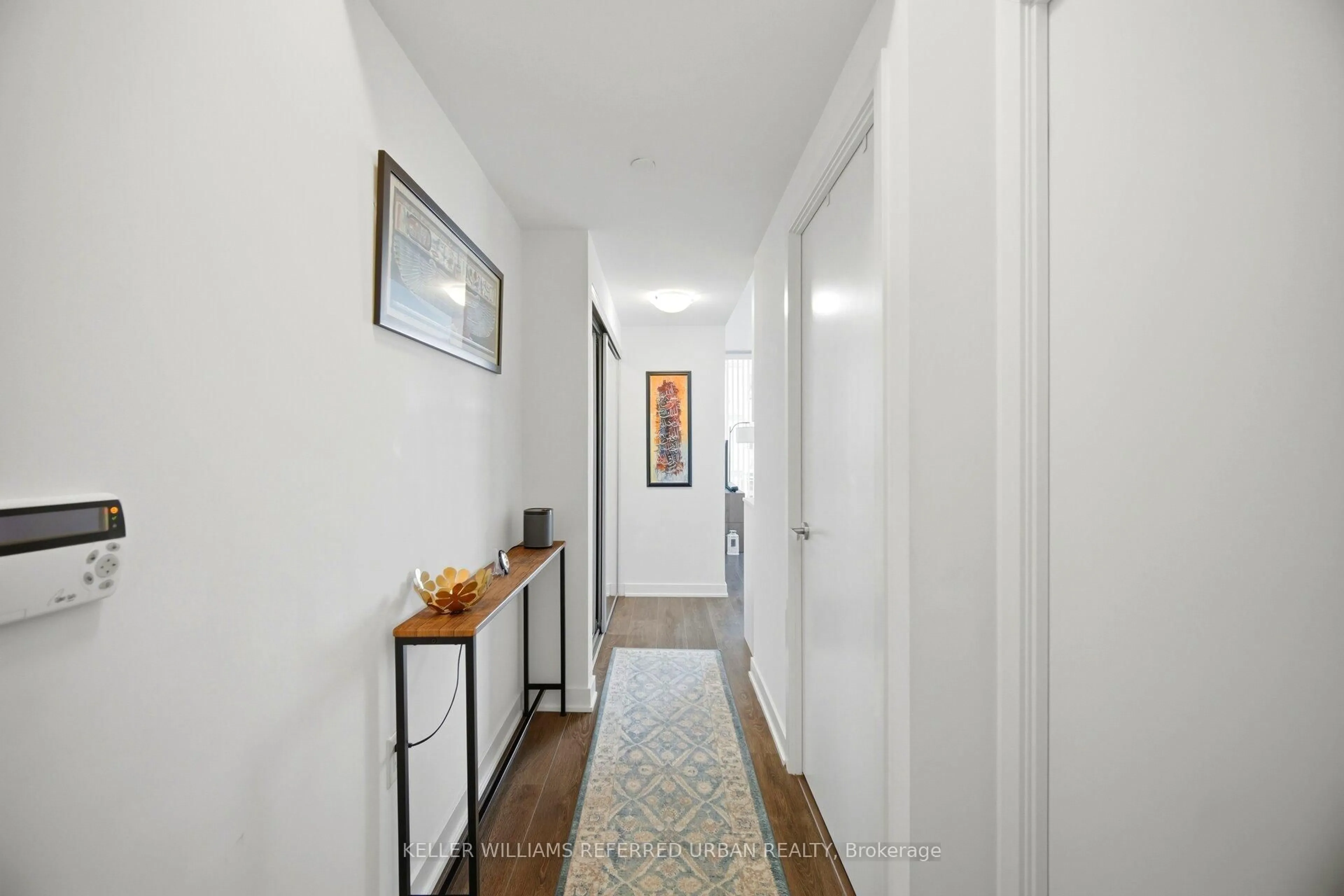 Indoor entryway for 195 Redpath Ave #1803, Toronto Ontario M4P 0E4