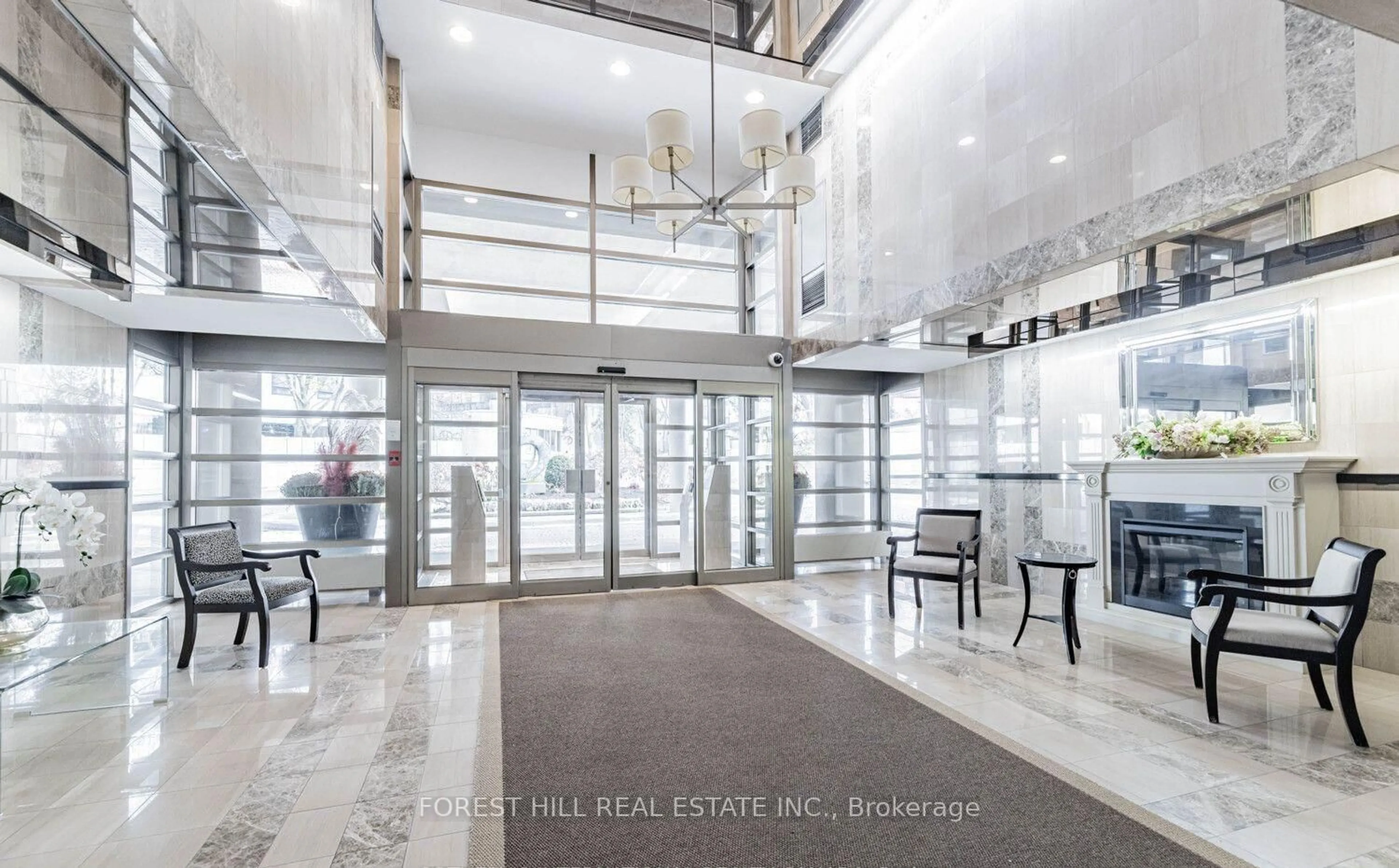 Indoor foyer for 18 Lower Village Gate #602, Toronto Ontario M5P 3M1