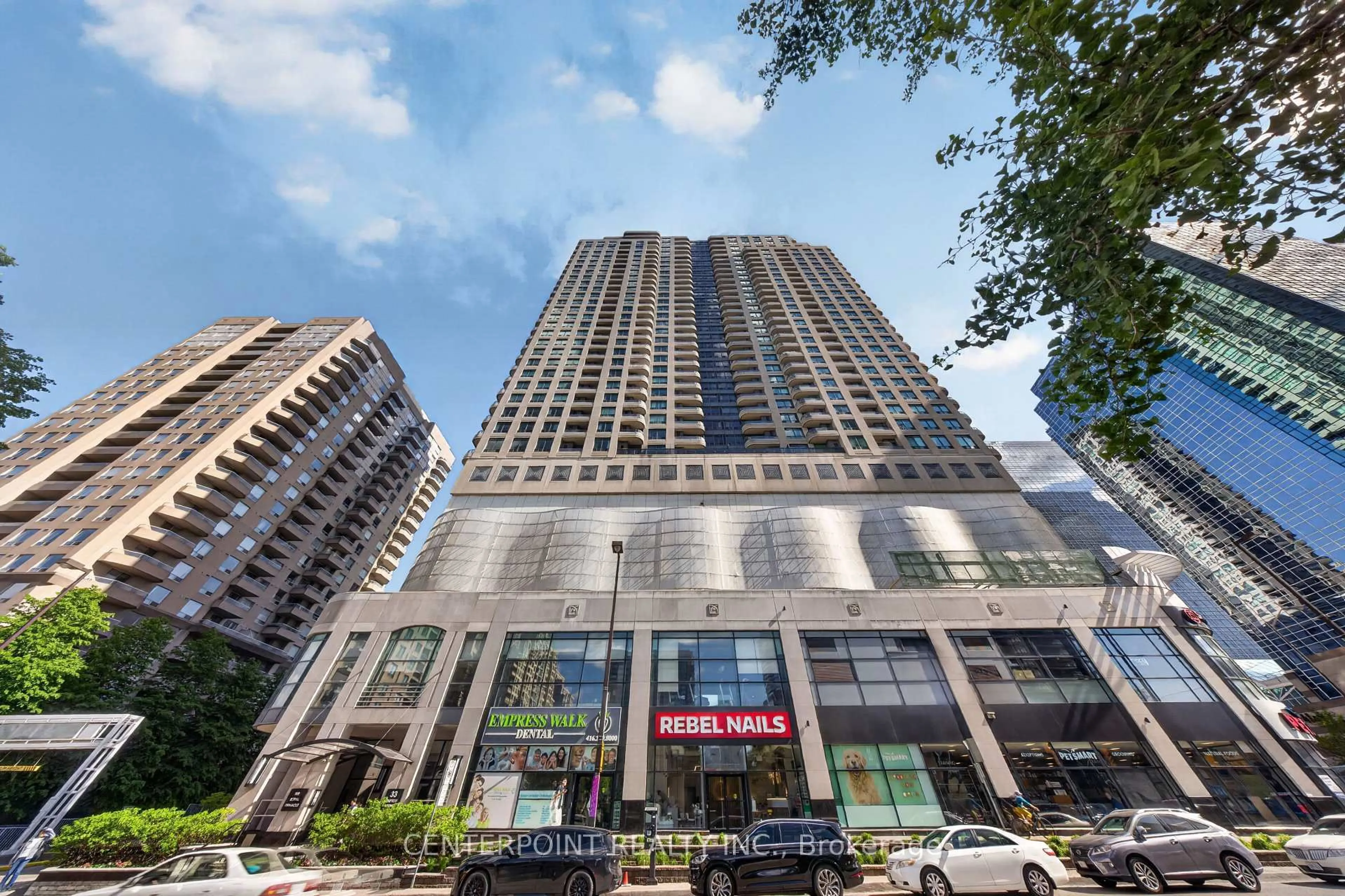 Indoor foyer for 33 Empress Ave #Ph201, Toronto Ontario M2N 3T2